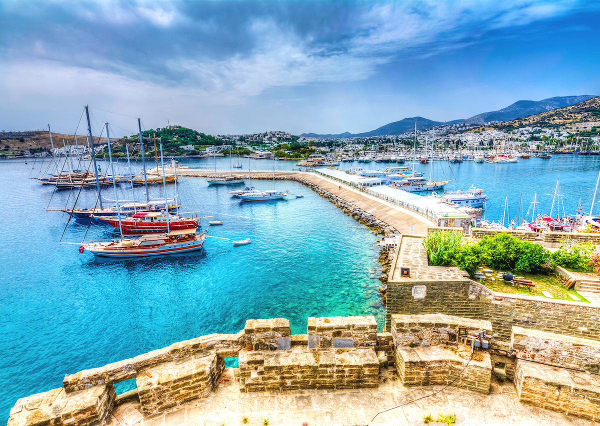 Yacht Rental and Charter In Antibes