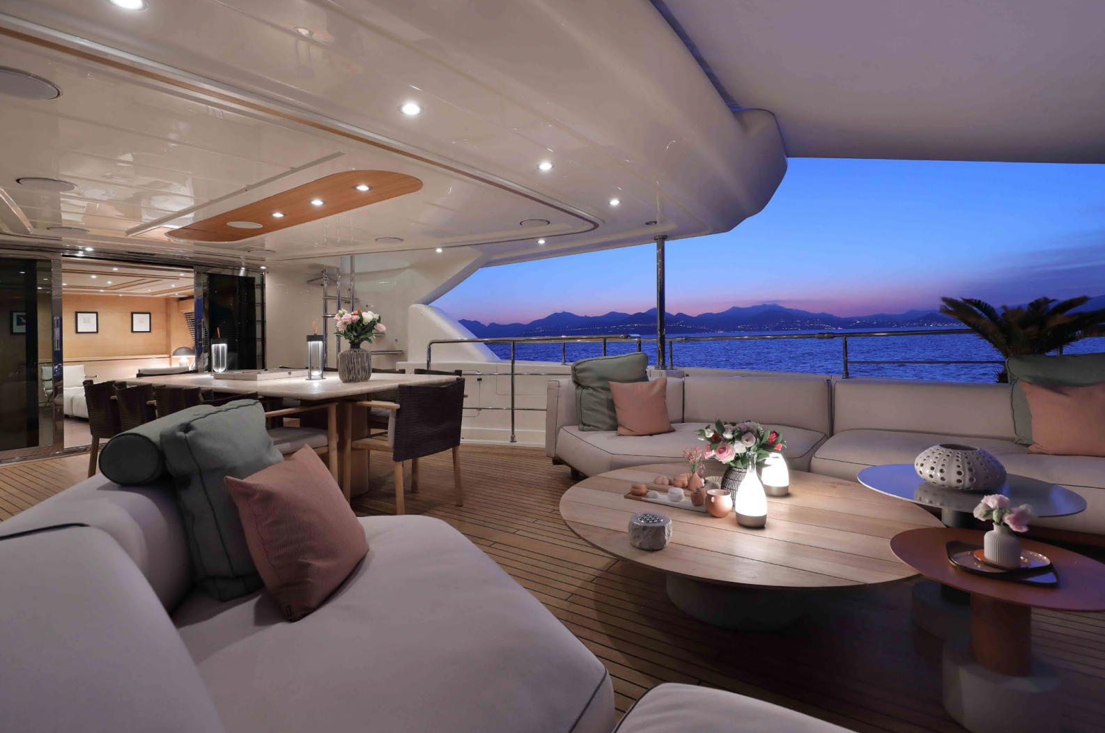 AERO yacht and jet ski charter Cannes