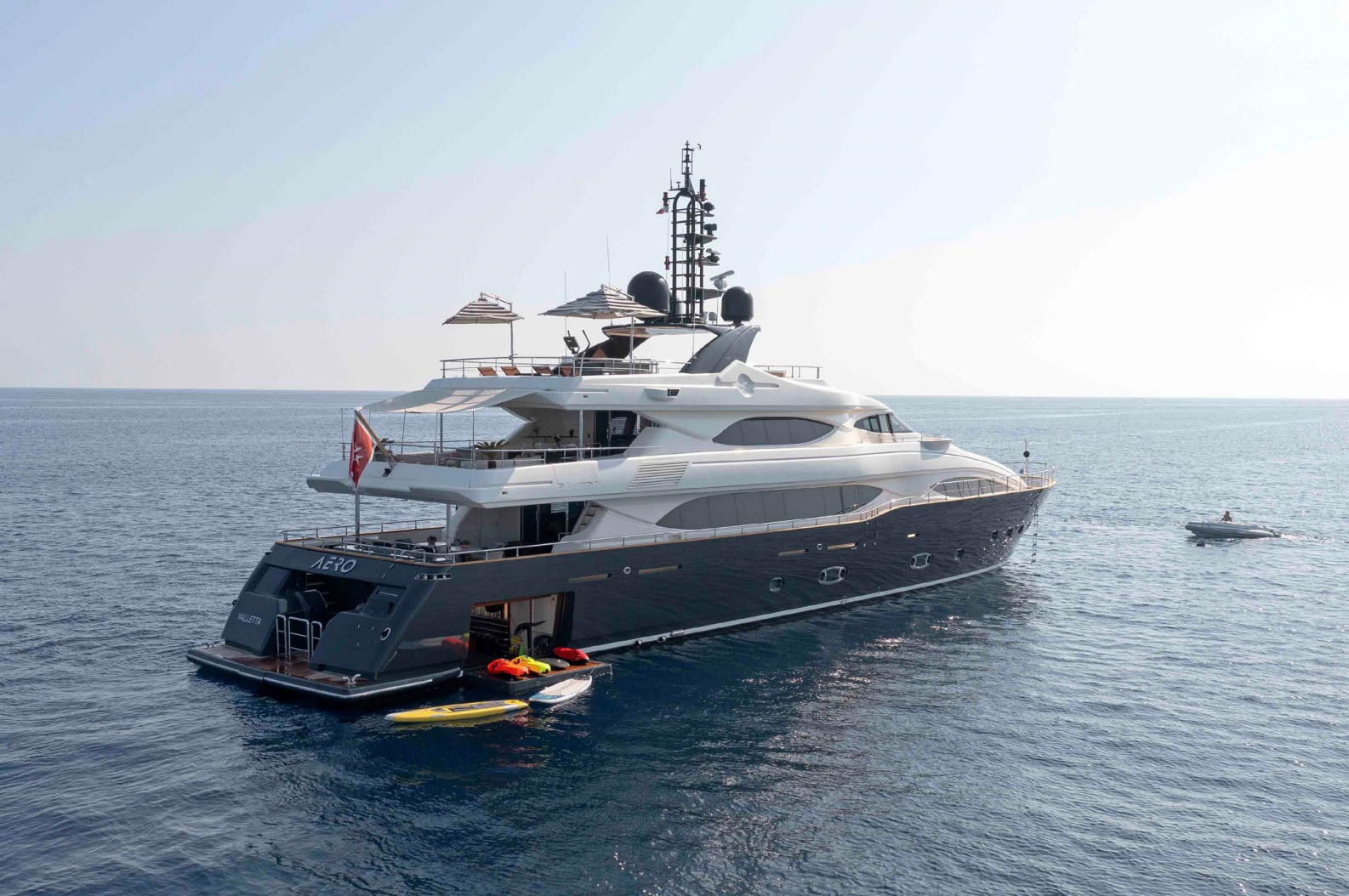 AERO Weekly yacht Charter Cannes