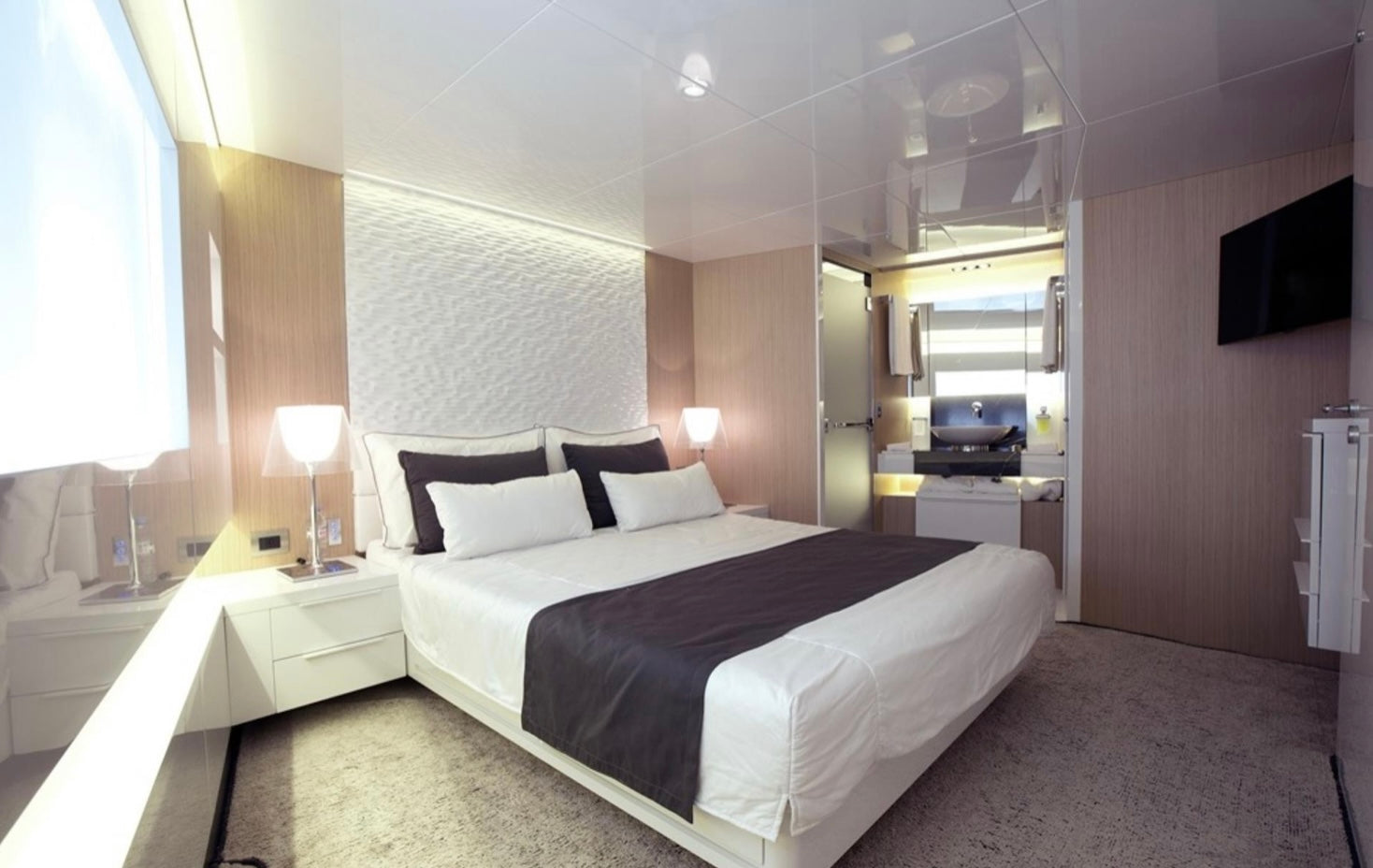 Luxury Yacht Charter St Tropez France