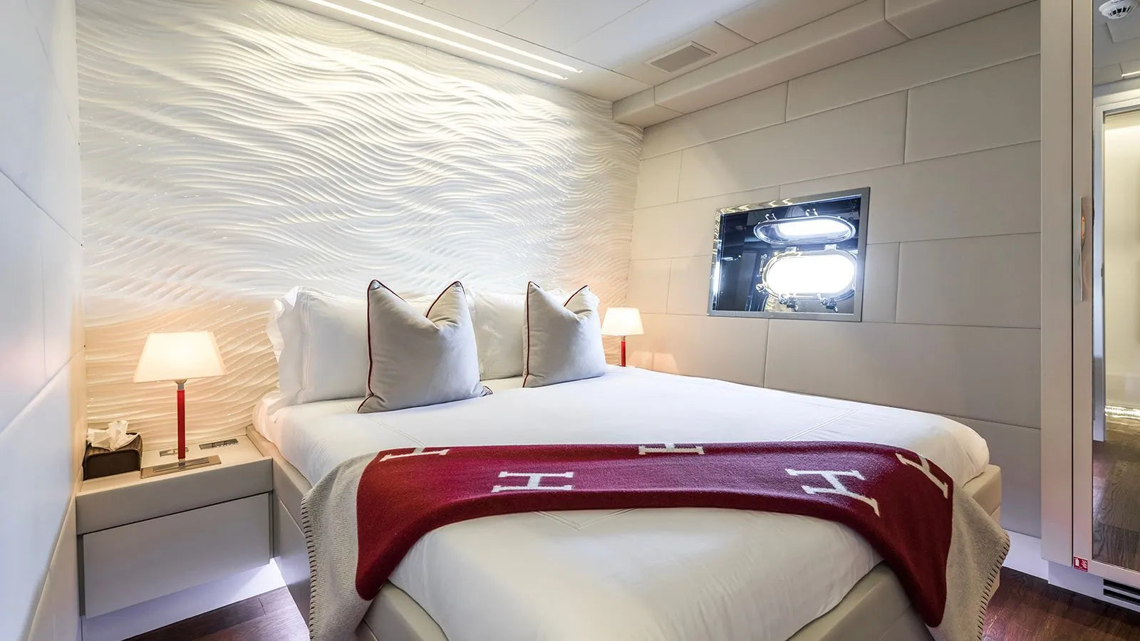 party yacht Charter Cannes