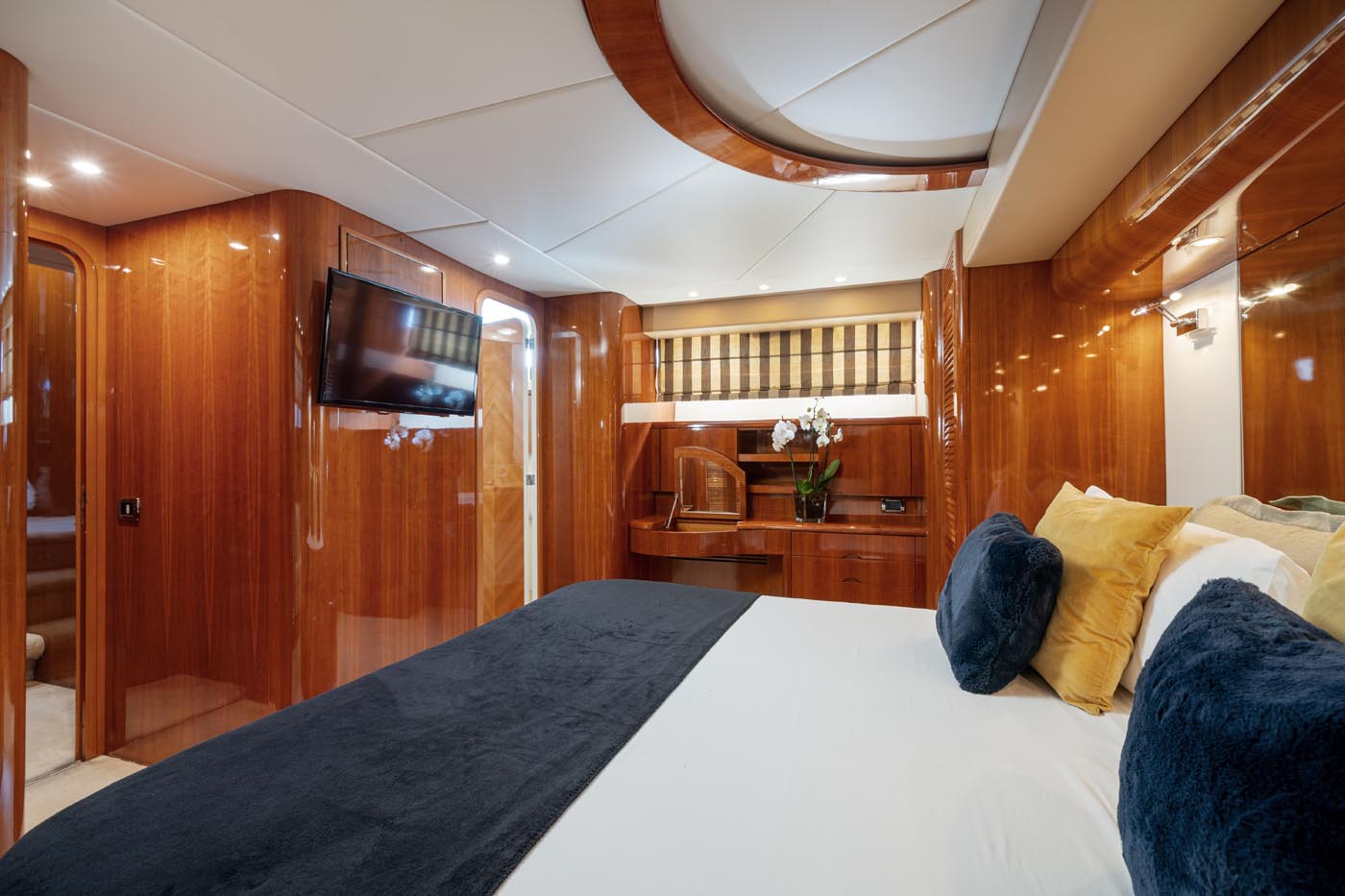 Italian yacht club charters