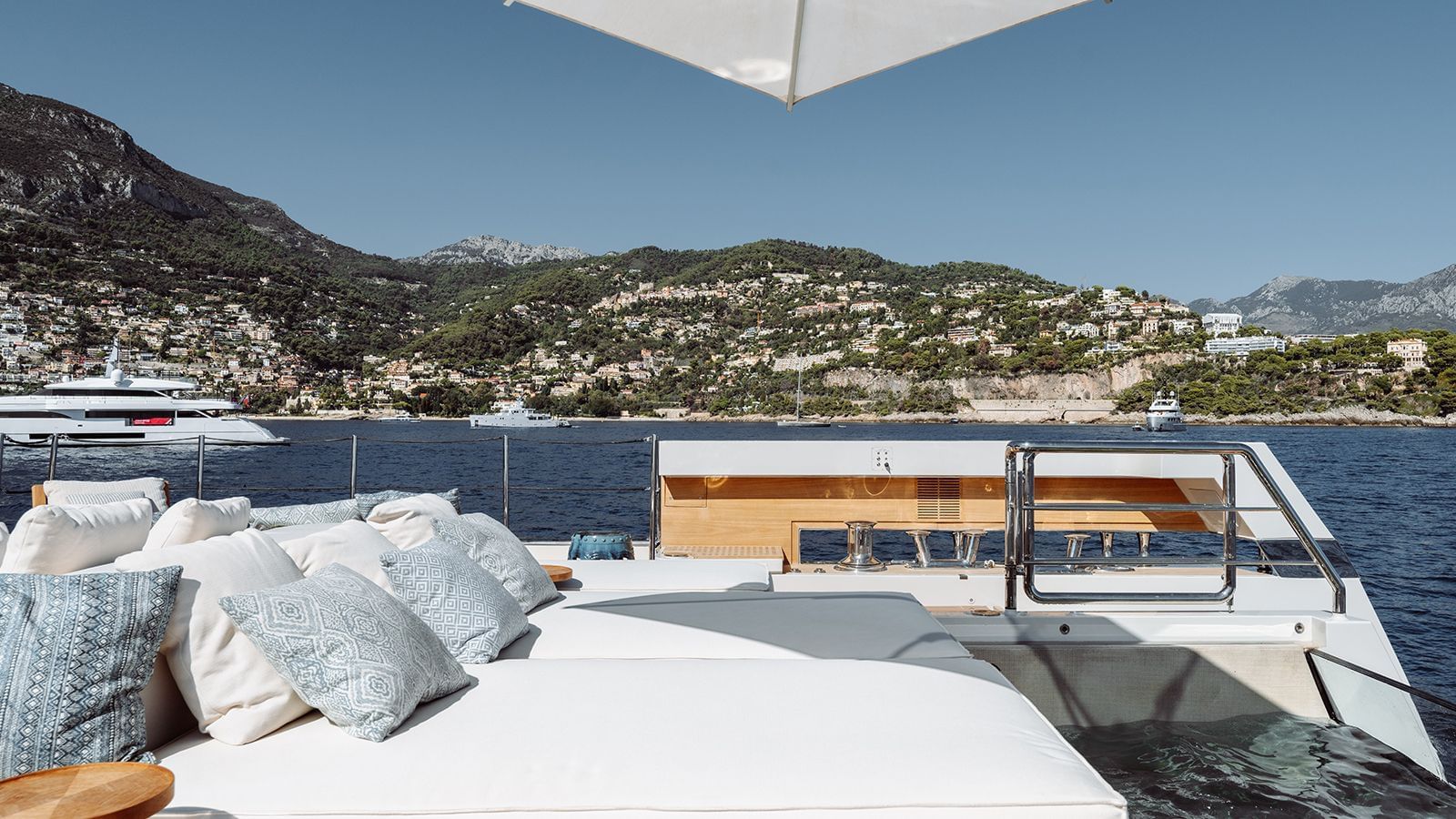 M/Y LA LA LAND luxury yacht Charter Cannes