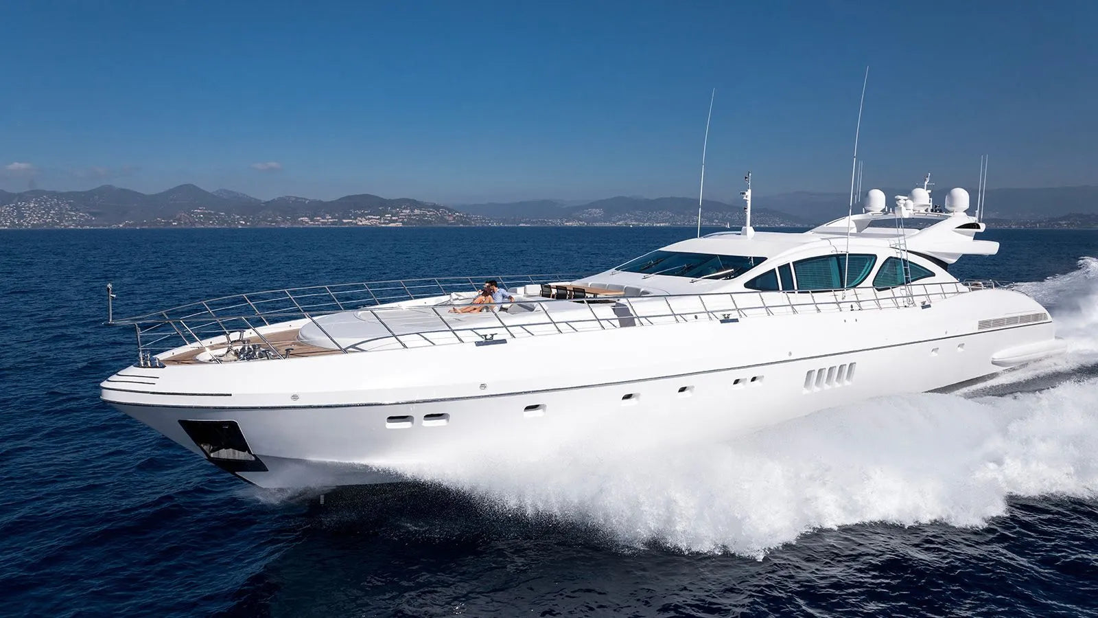 Weekly yacht Charter Cannes