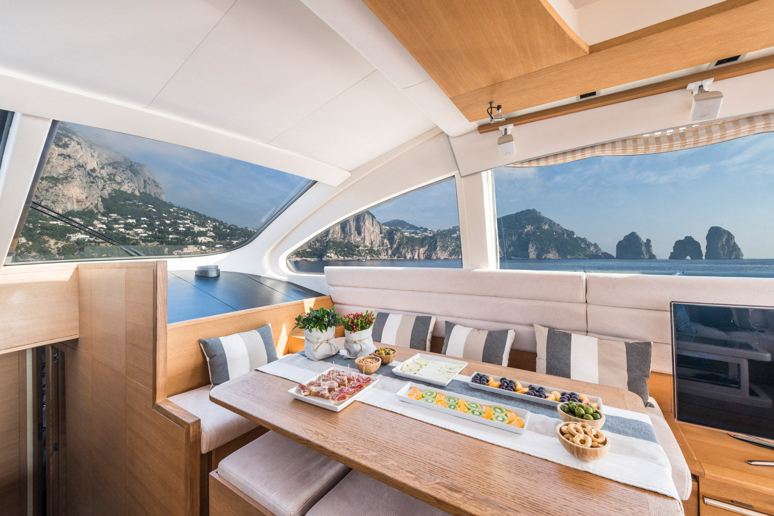 weekend yacht charter St Tropez France