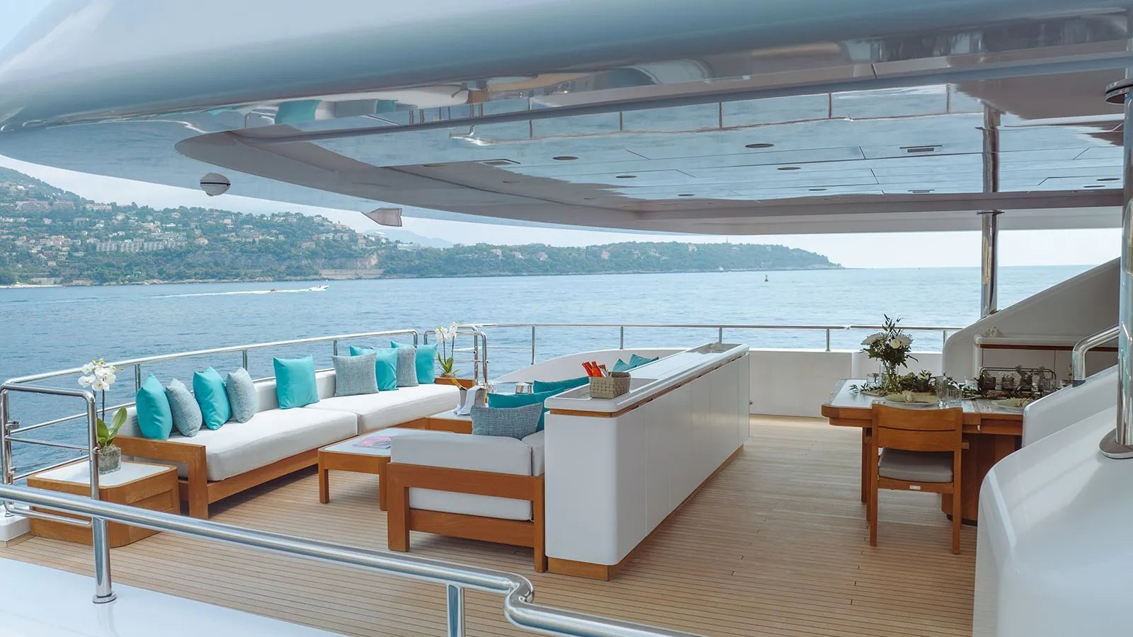 Mega yacht Charter Cannes