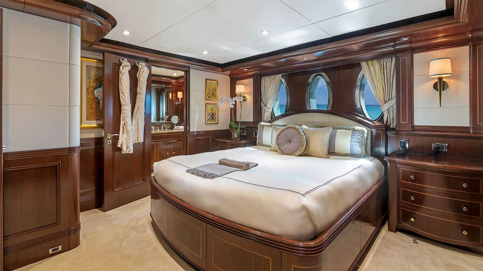 monaco yacht charter