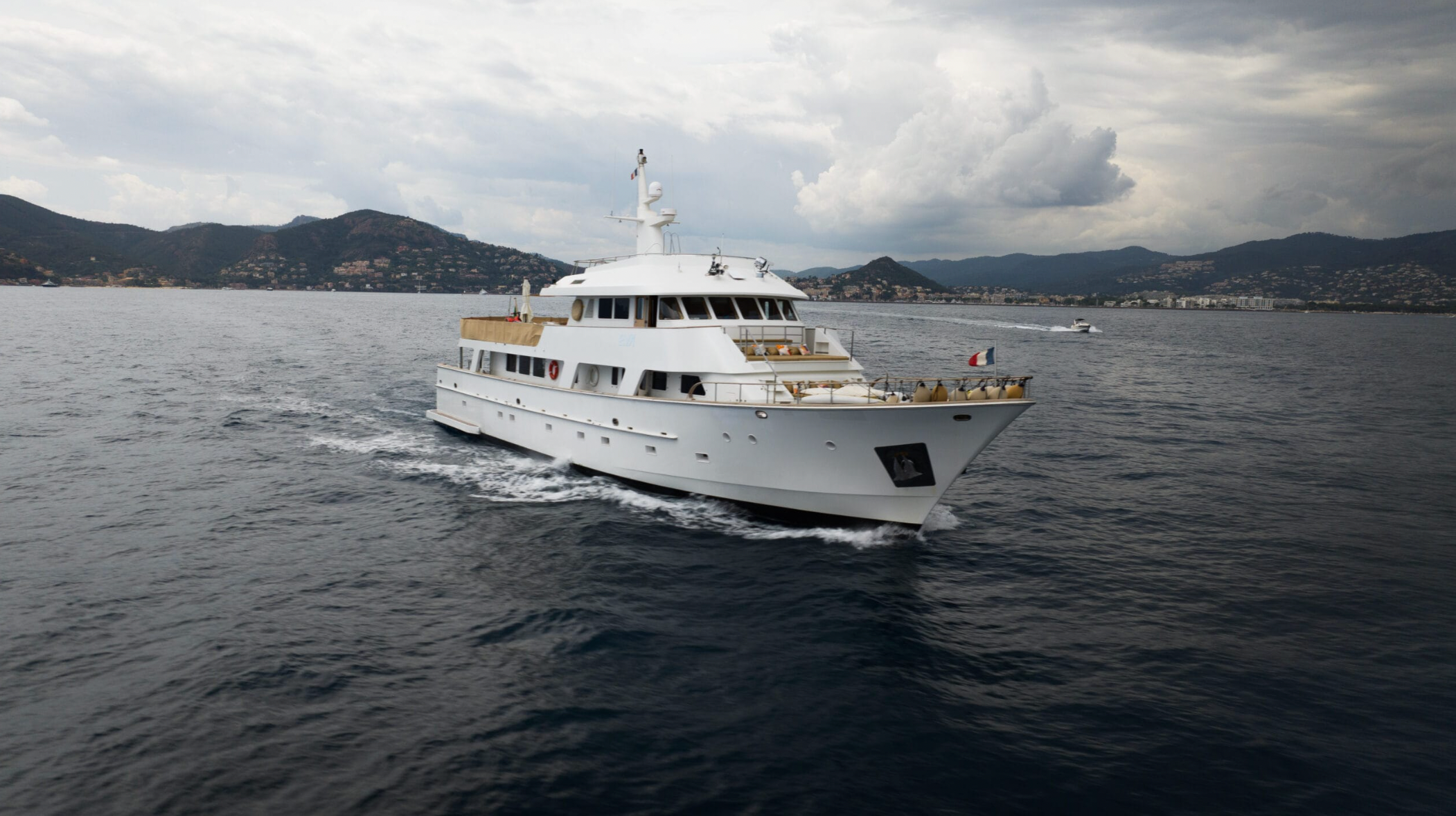 EVA Weekly yacht Charter Cannes