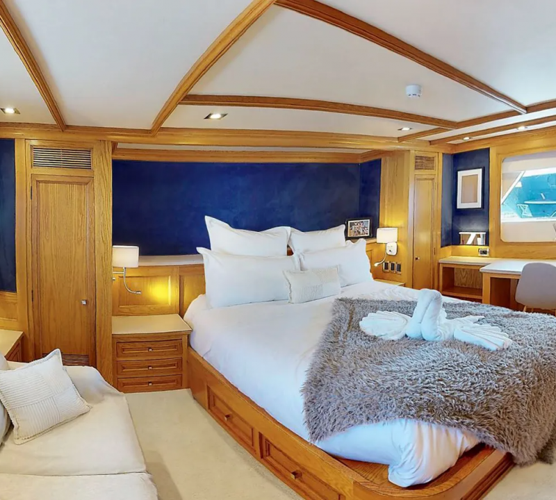 Motor Yacht EVA party yacht Charter Cannes