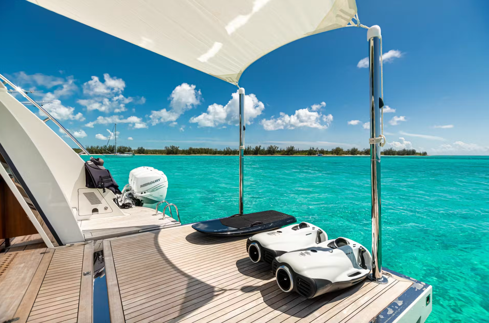 fully crewed motor yacht holiday Caribbean