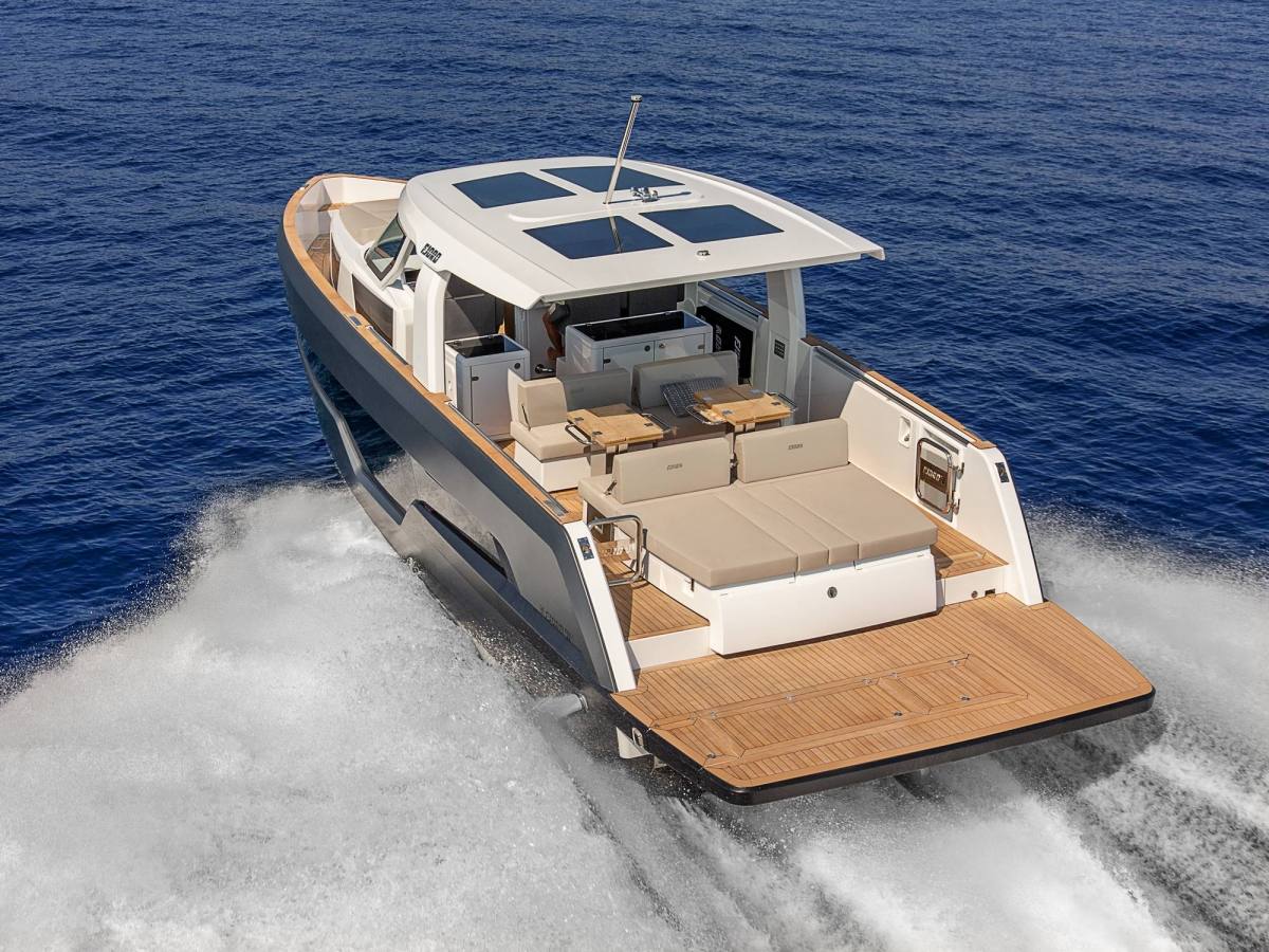 party yacht charter St Tropez France
