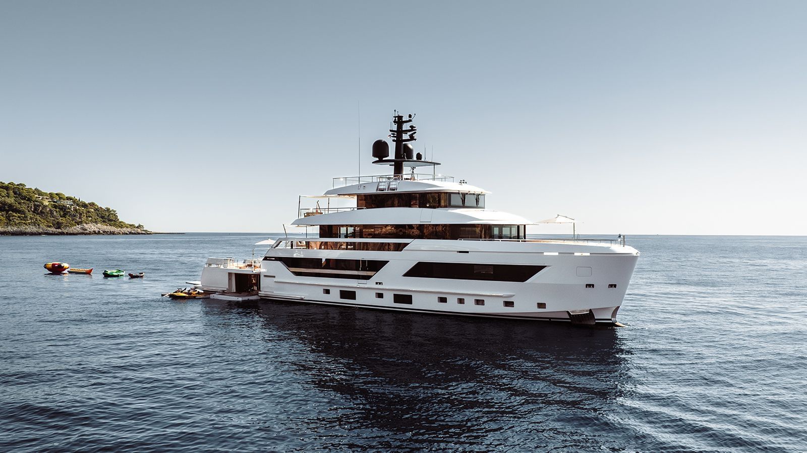 M/Y LA LA LAND private yacht charter Cannes