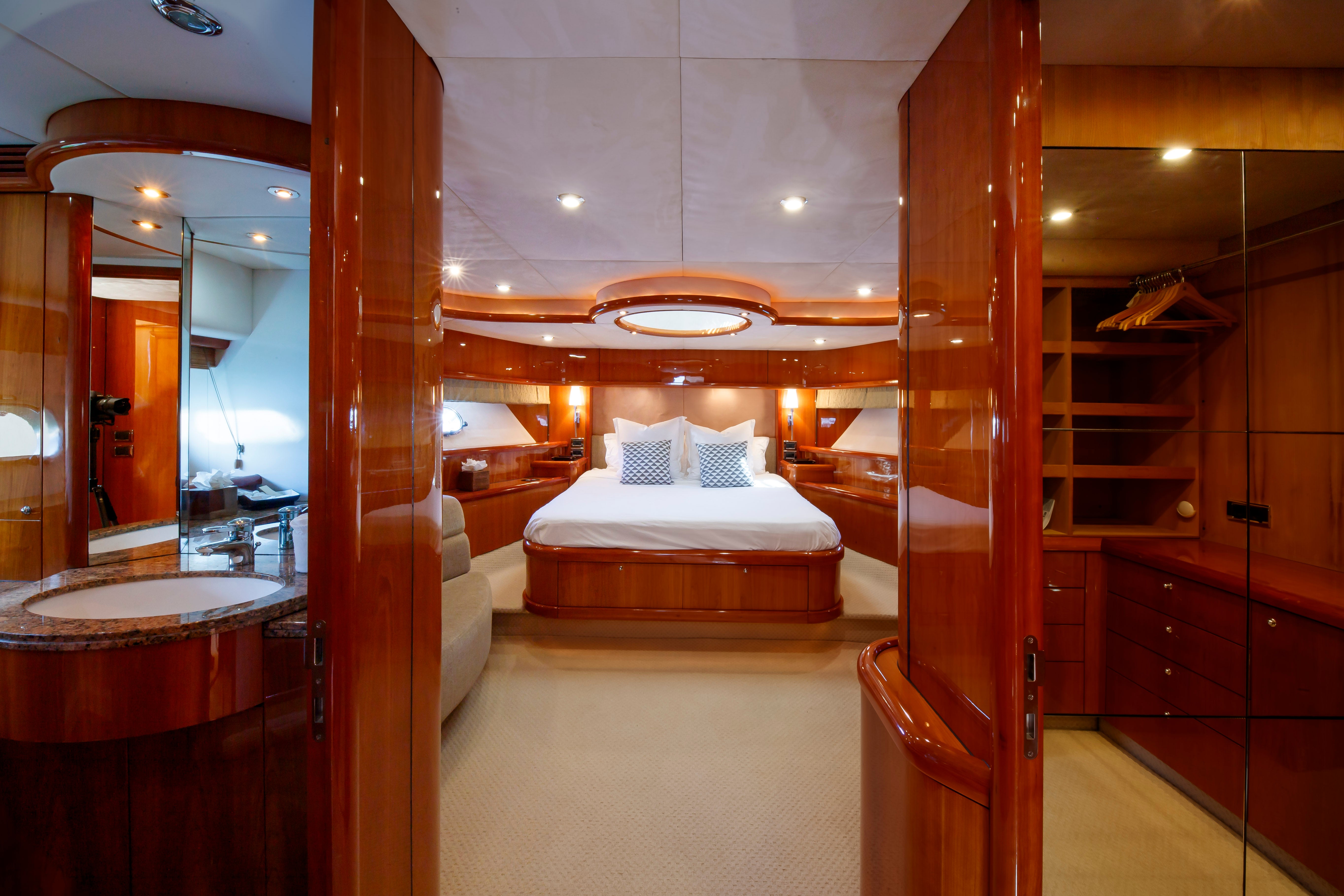 Luxury Yacht Charter In Monaco