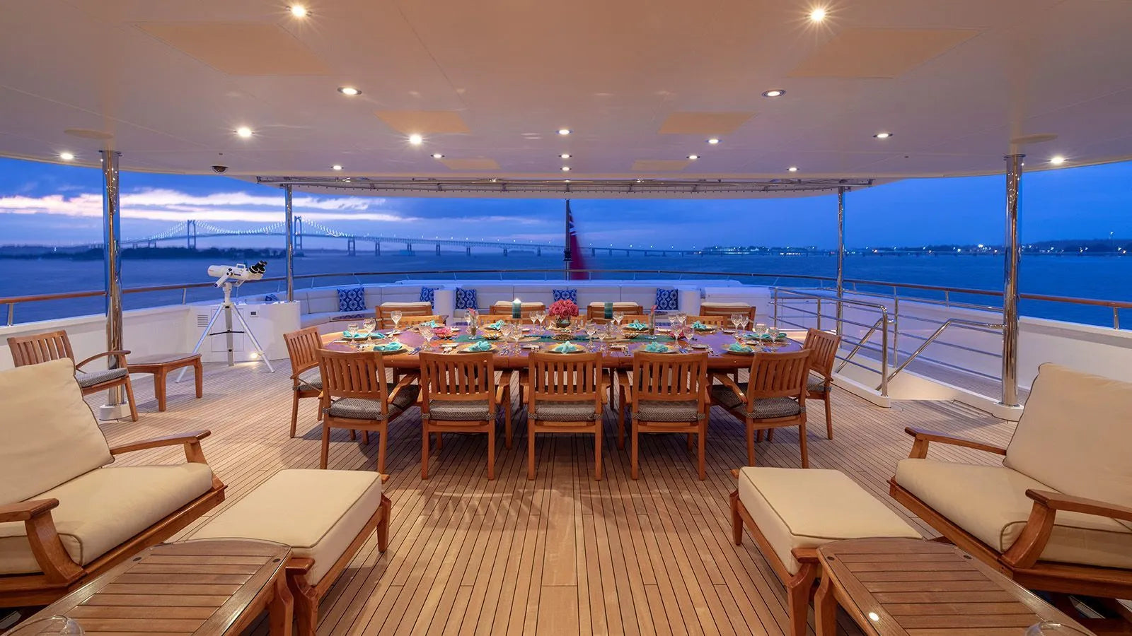 Weekly yacht Charter Cannes