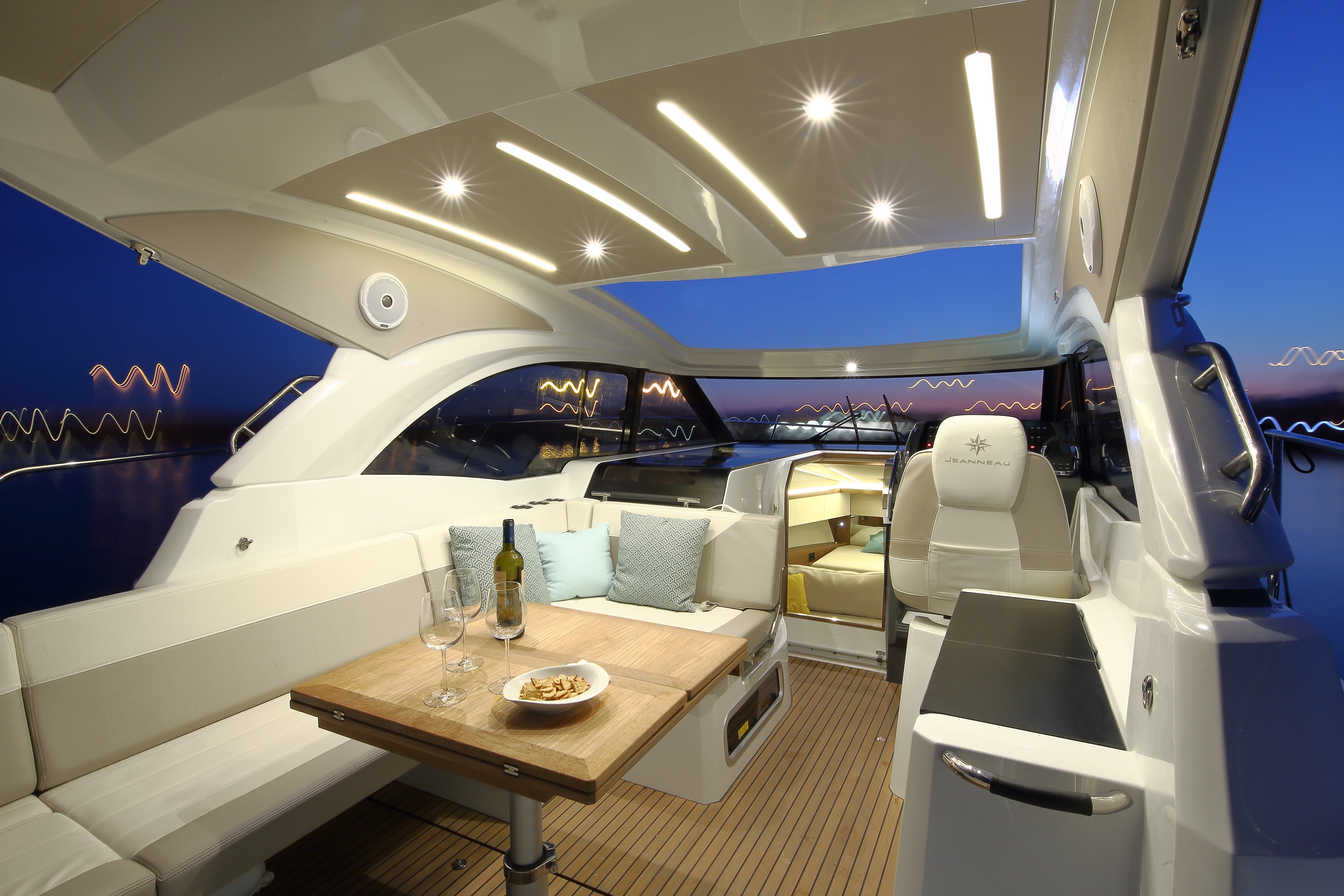 Motor Yacht Charter Antibes