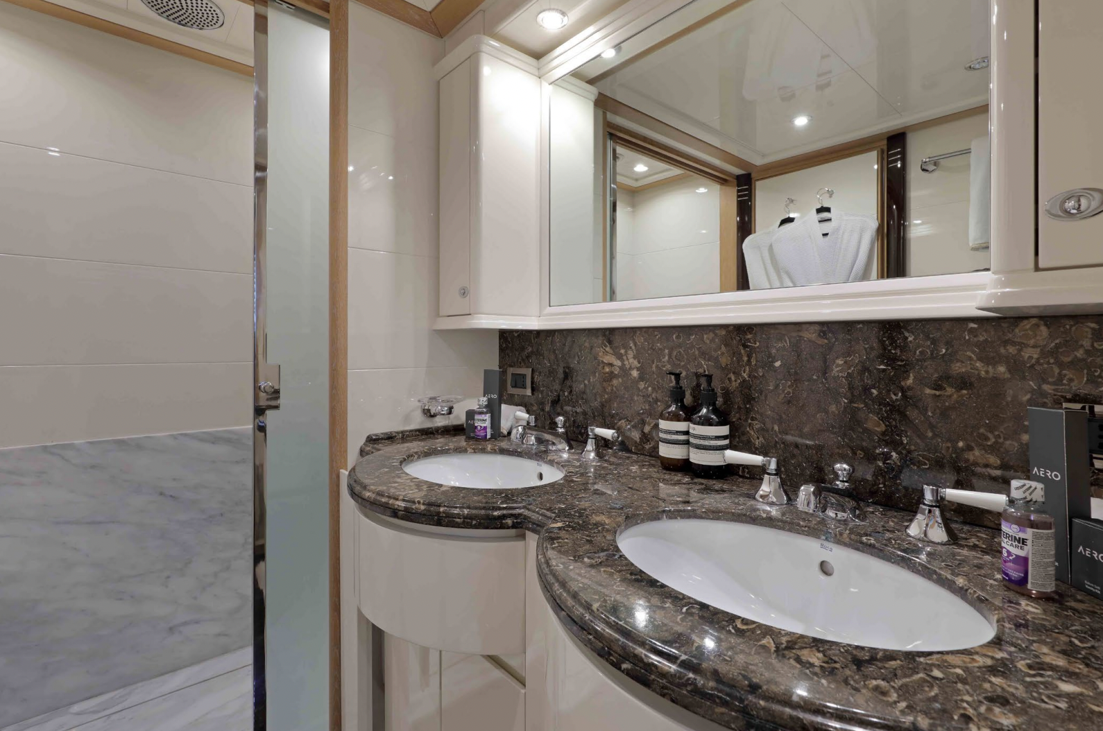 AERO weekly yacht charter Cannes