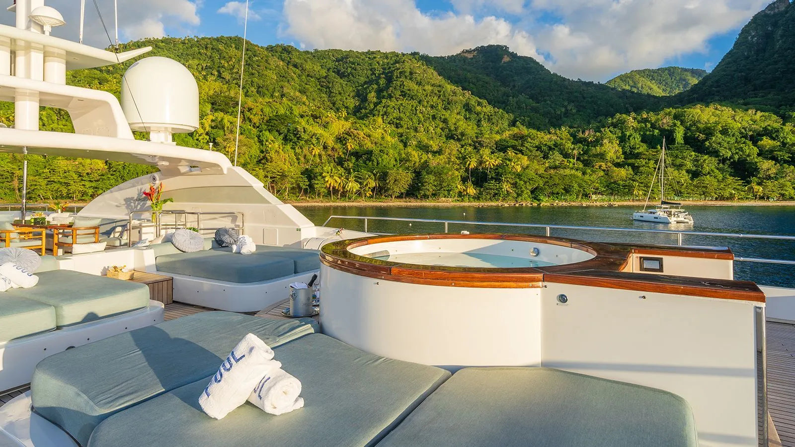 Mega yacht Charter Cannes