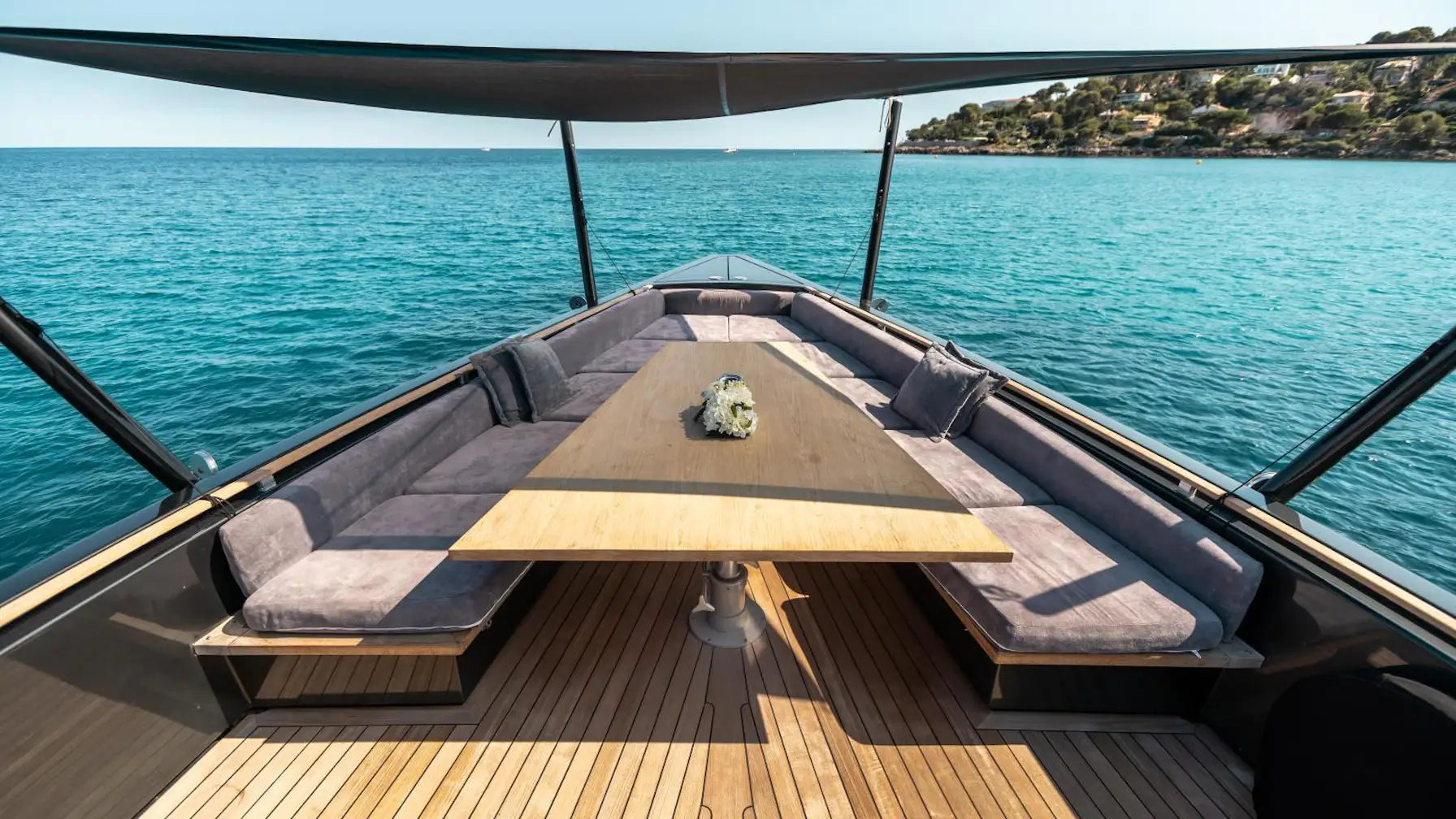 luxury yacht charter St Tropez France