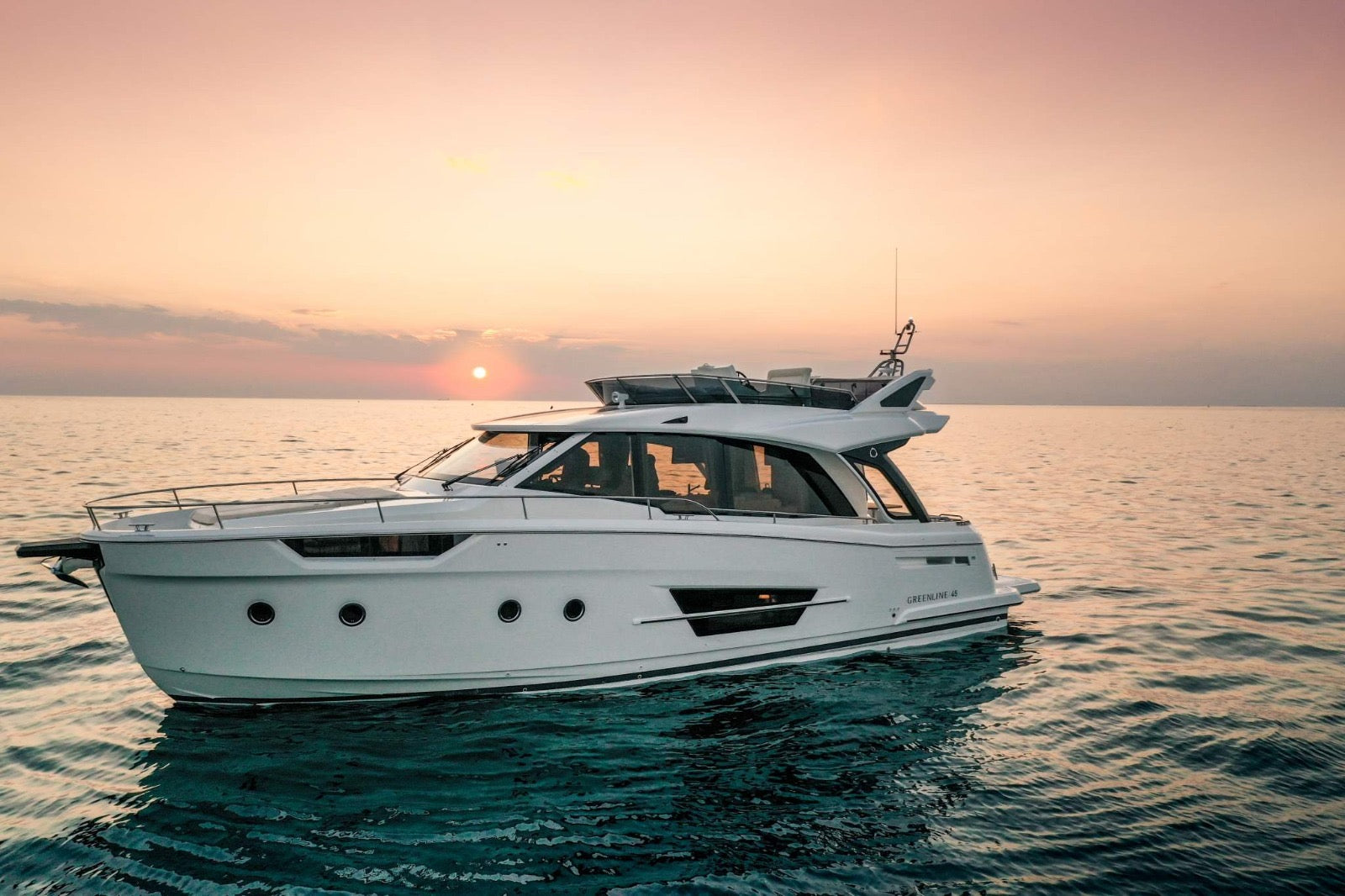 Luxury Yacht Charter Cannes