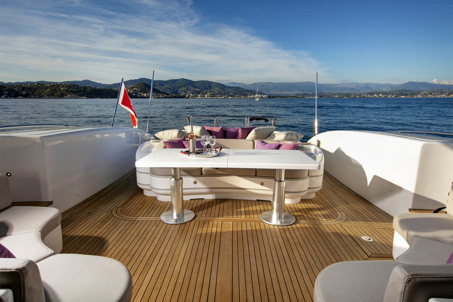 Weekly yacht Charter Cannes