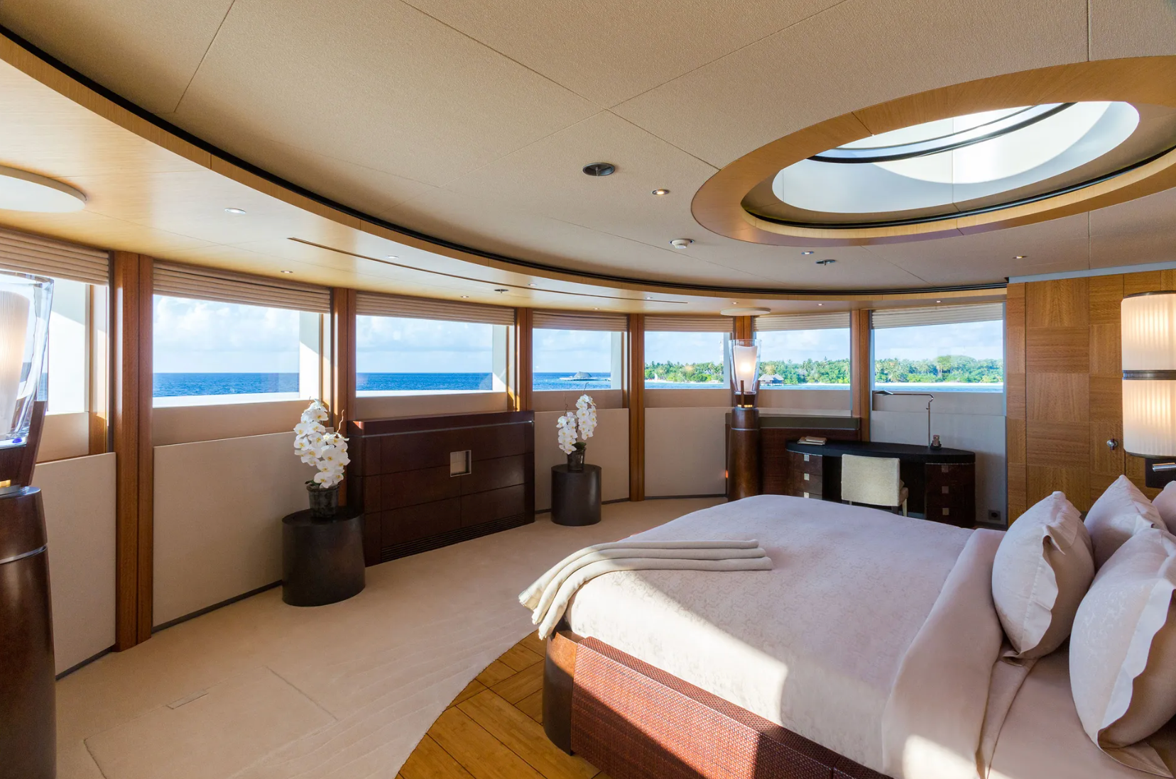 5 star yacht charters St Tropez France