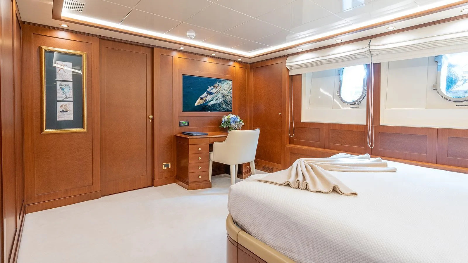 Oceanos weekend yacht charter Cannes