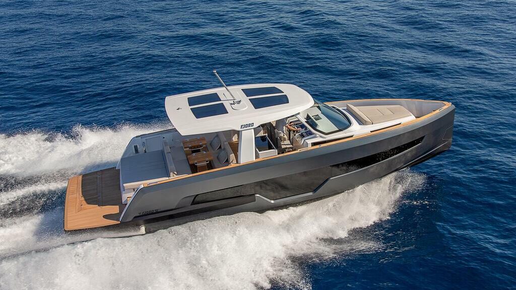 vacation yacht charter St Tropez France