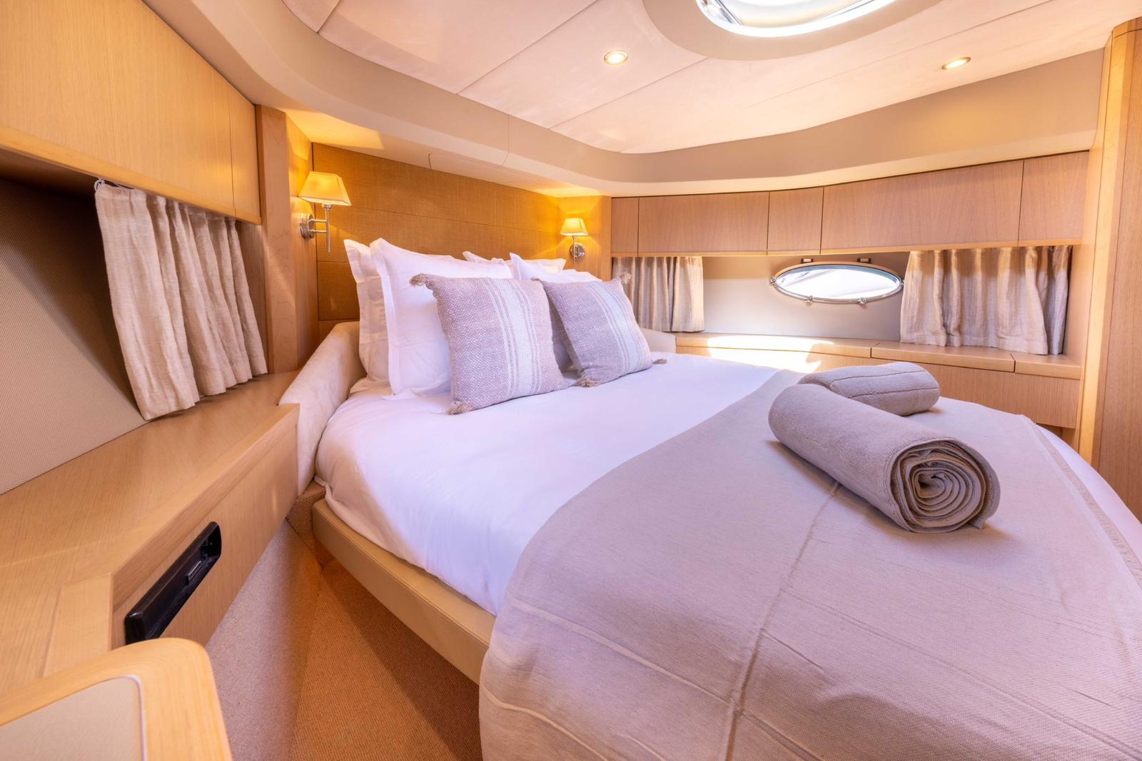 P'tite Bouille yacht and jet ski charter Cannes