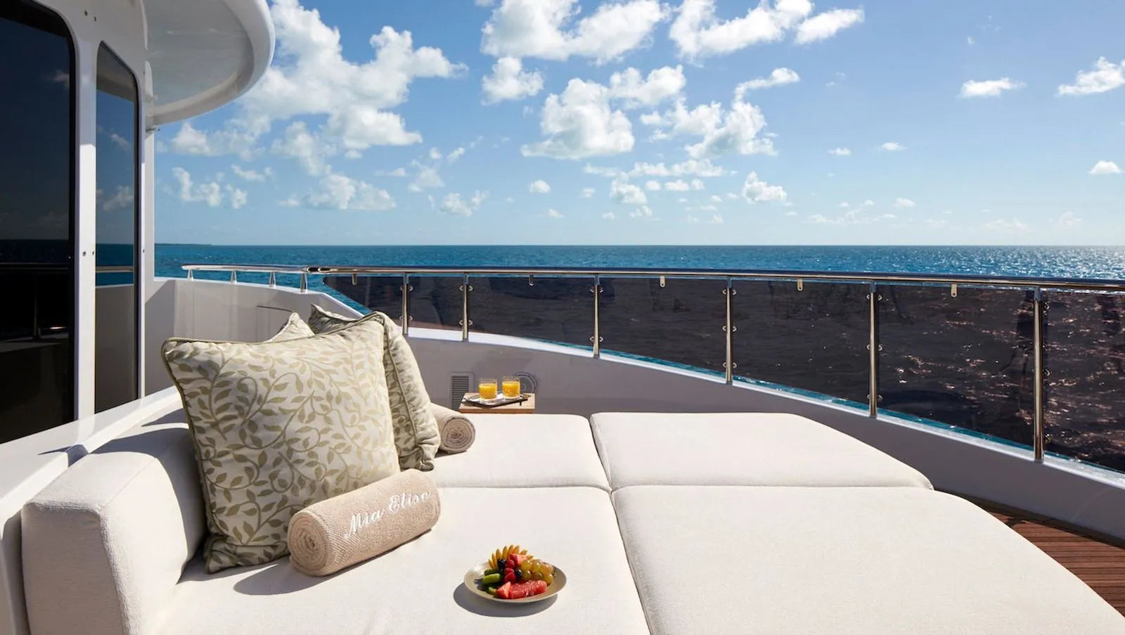 Mega yacht Charter Cannes