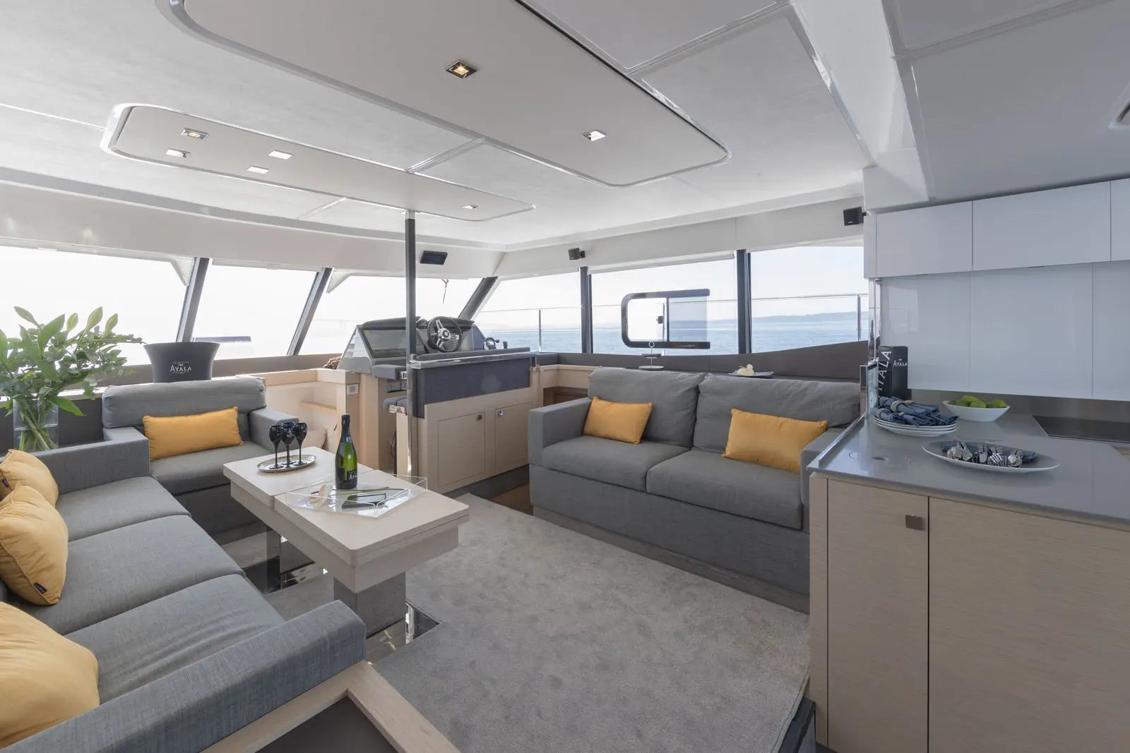 party yacht Charter Cannes