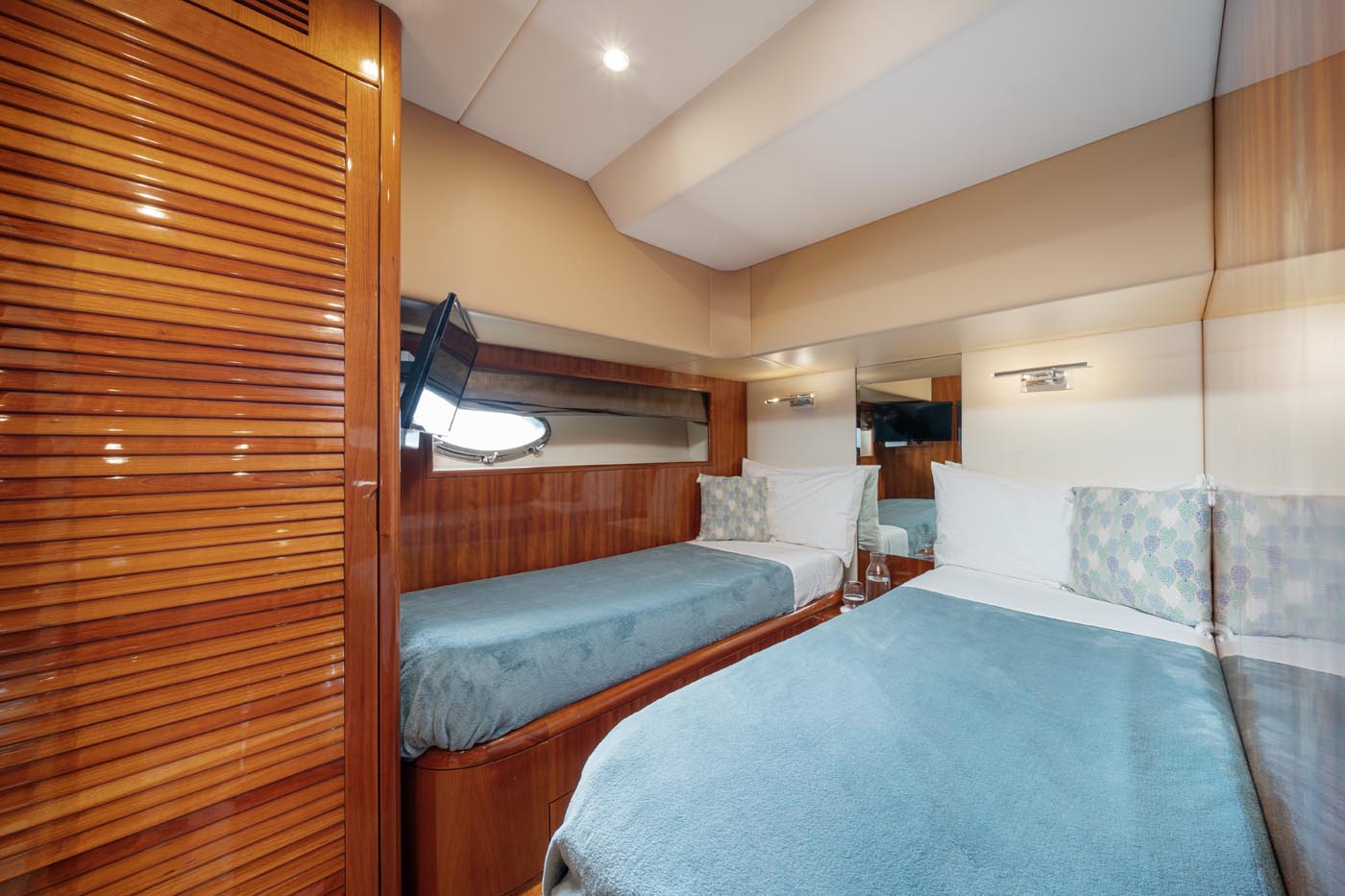 Naples Italy vacation yacht charter