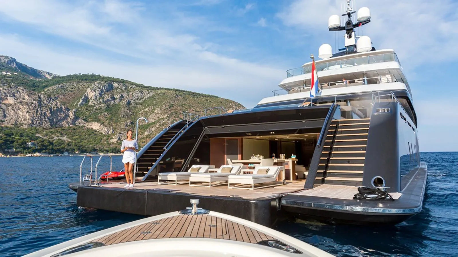yacht charter cost Cannes