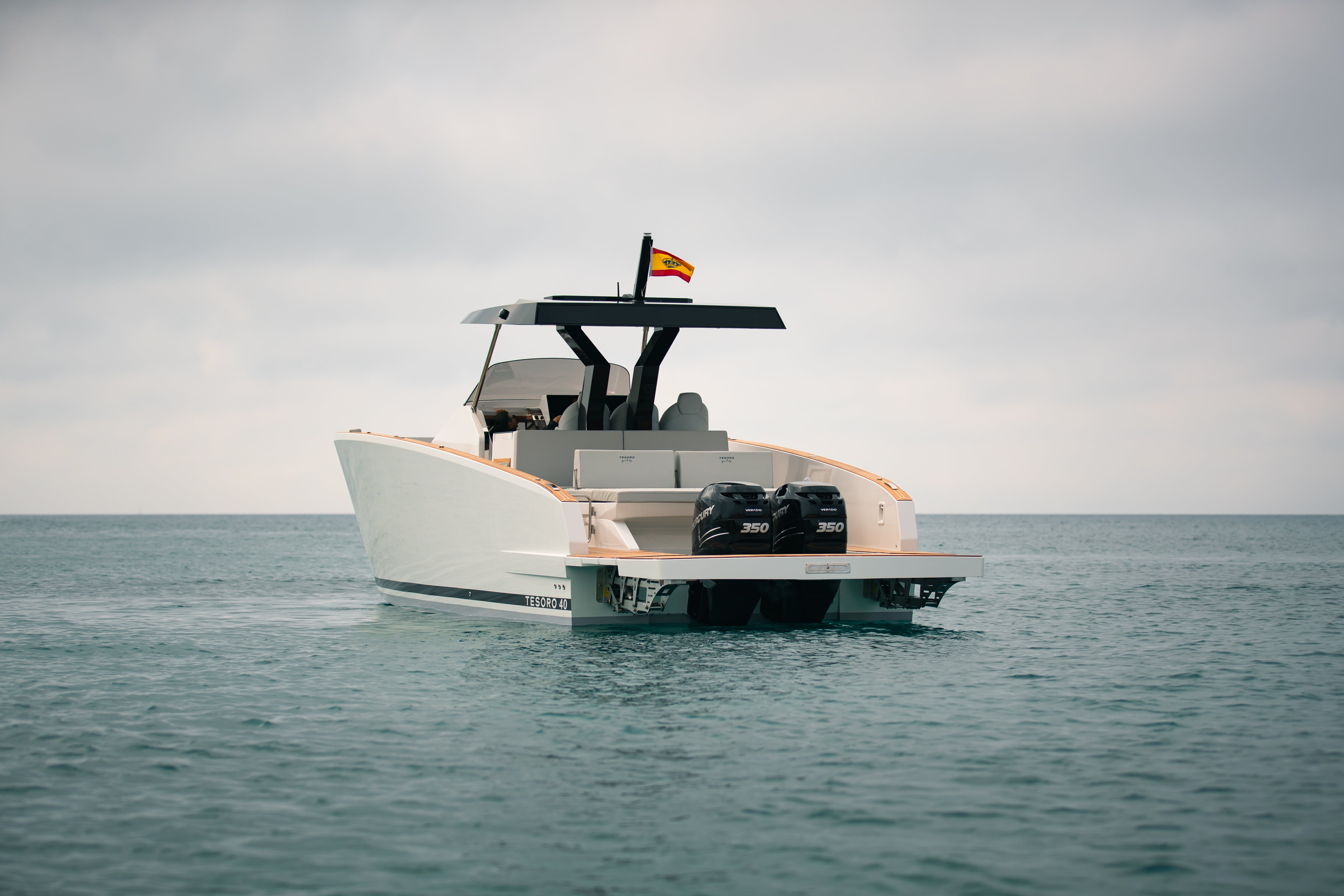 yacht charter Mykonos Greece with skipper
