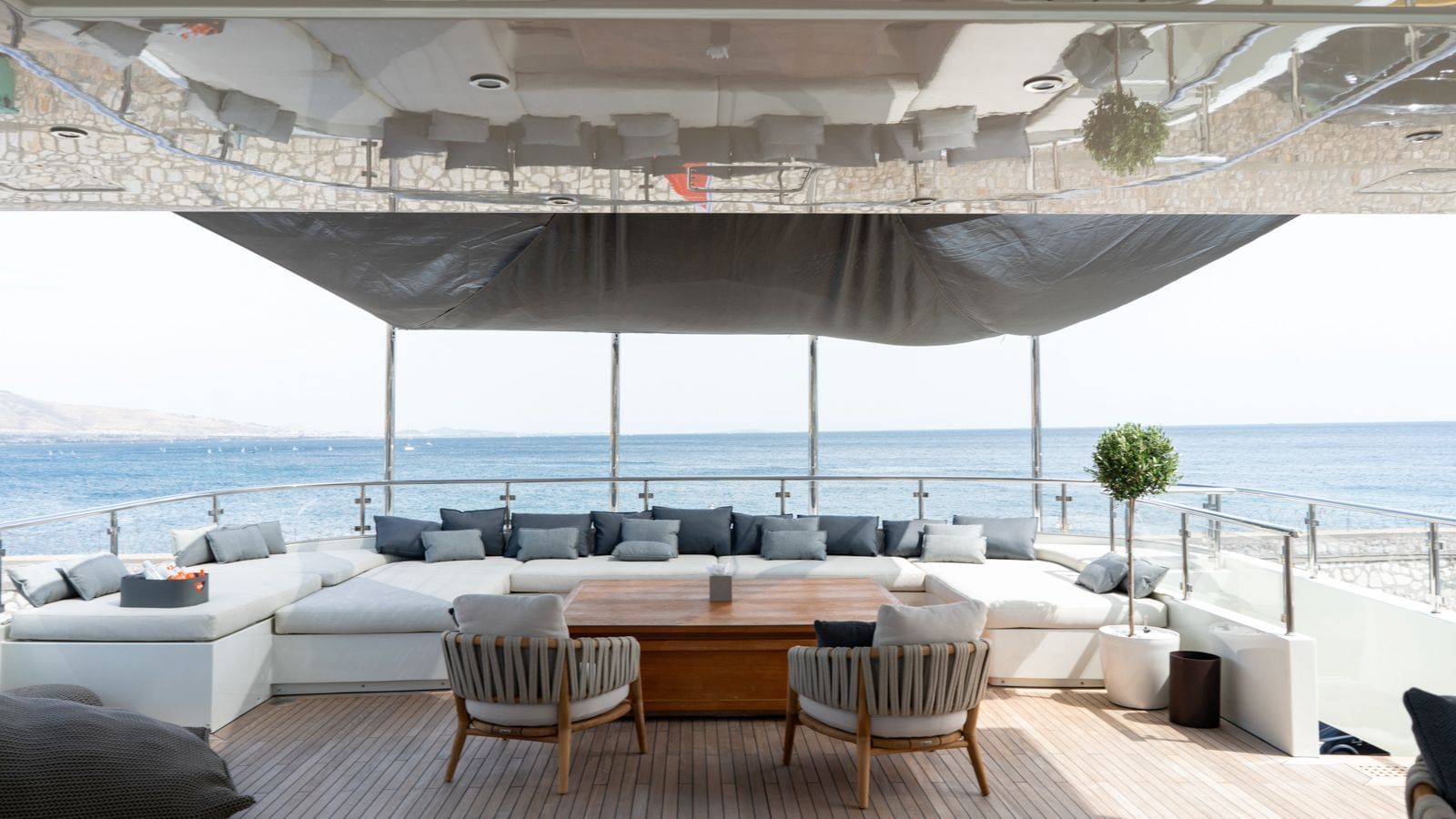 M/Y ZIA best yacht charter Holiday In Cannes France