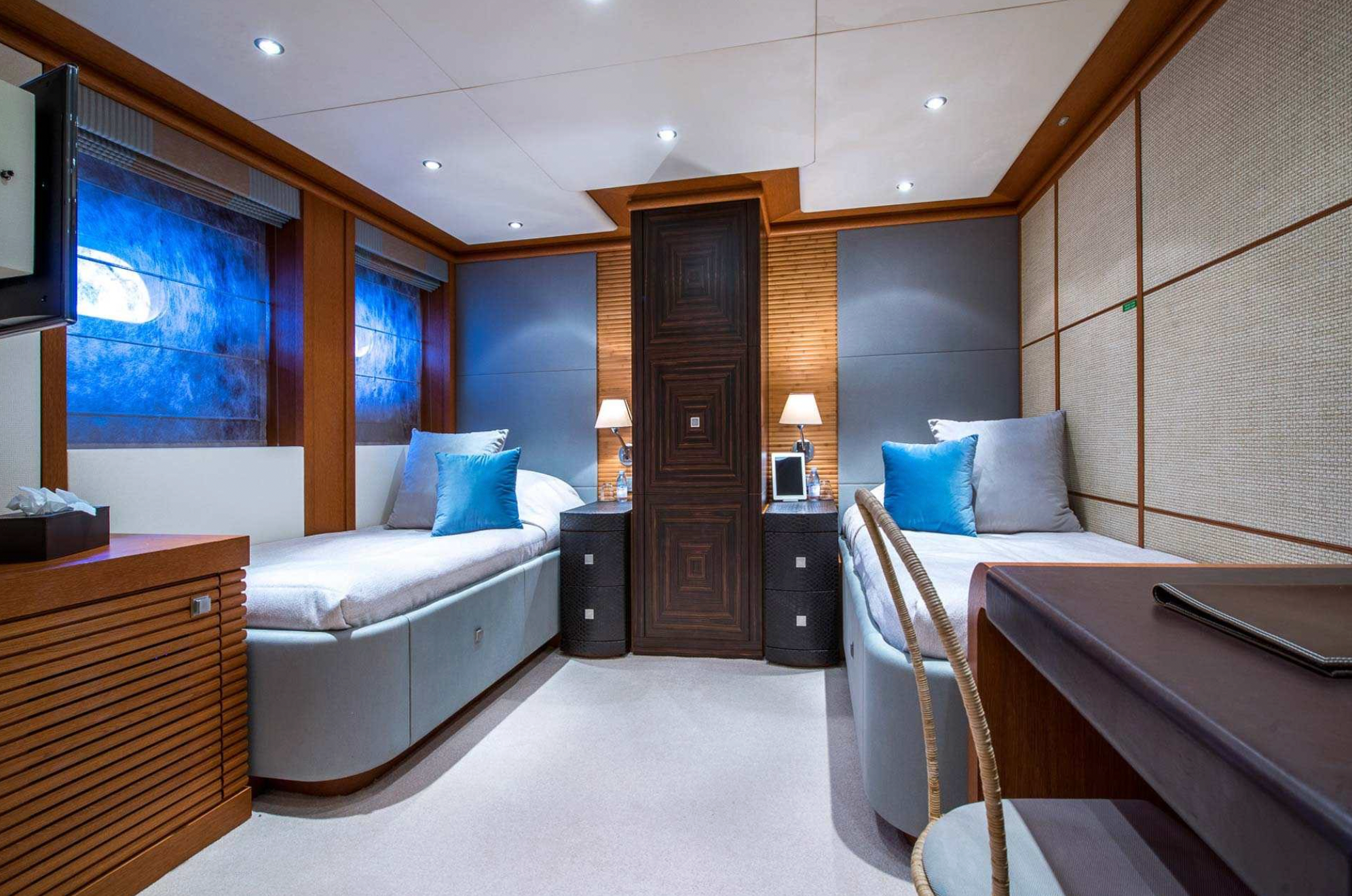 sirocco Weekly yacht Charter Cannes