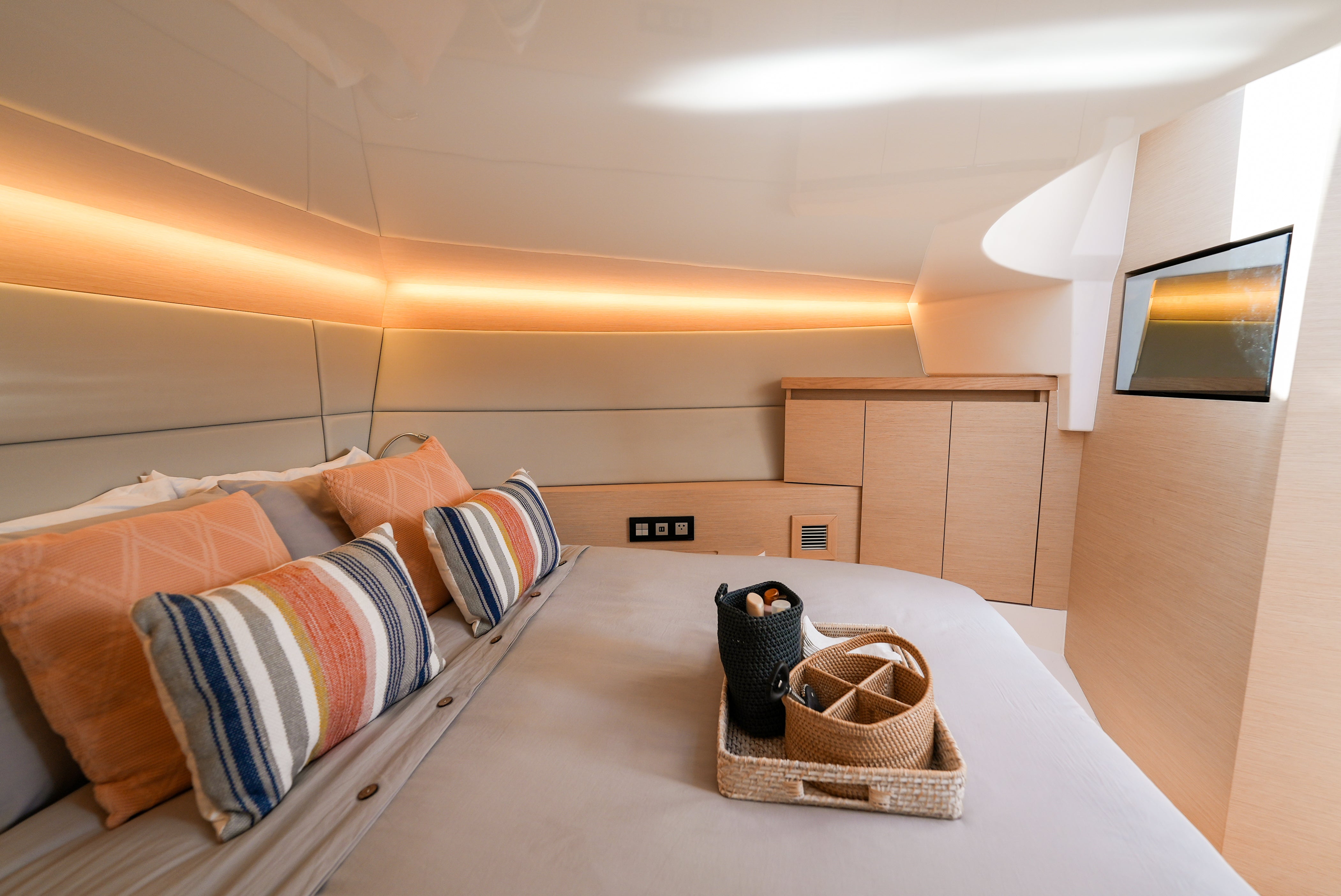 yacht charter Mykonos Greece cost