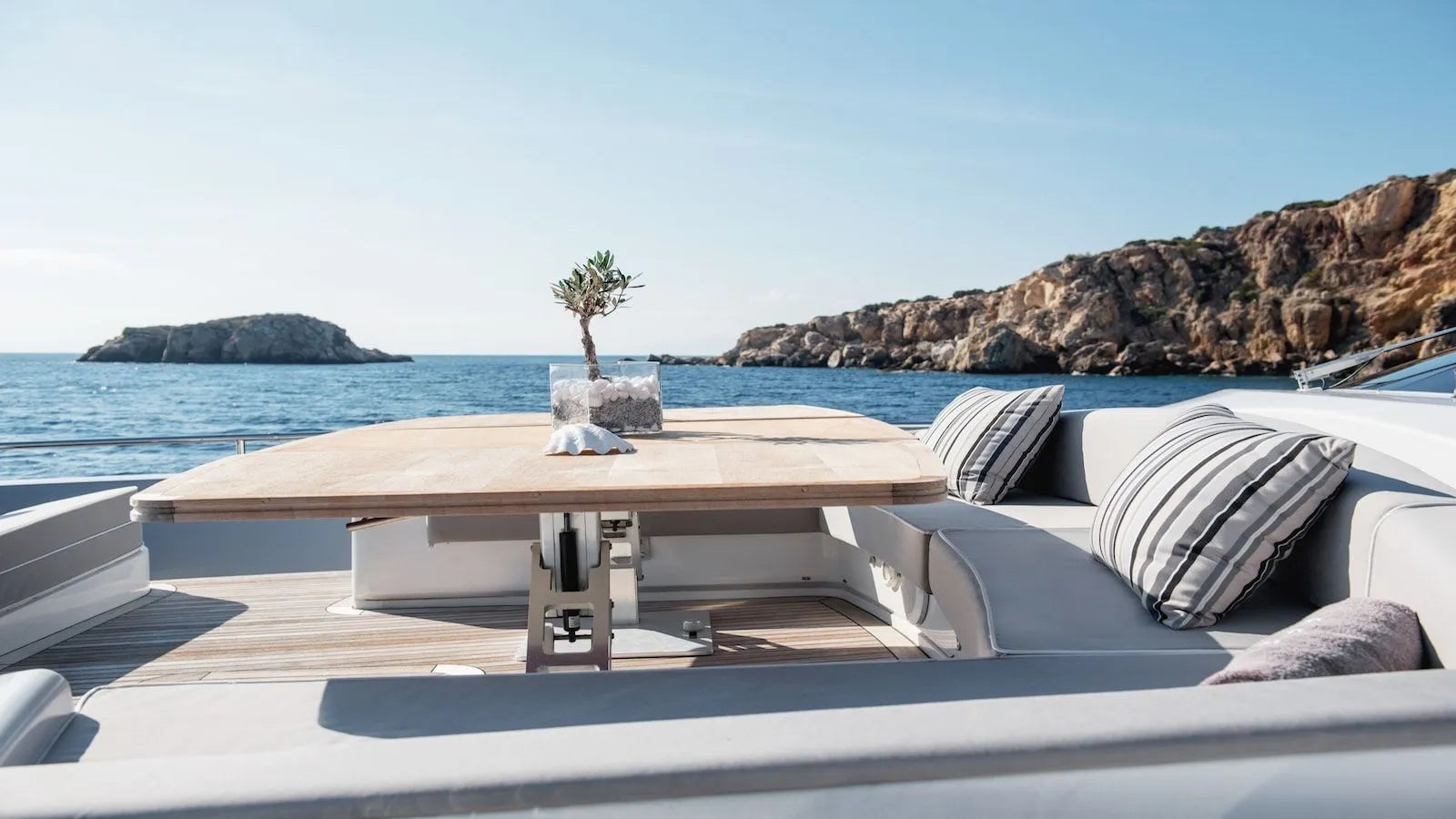 Private Luxury Yacht Charter Greece