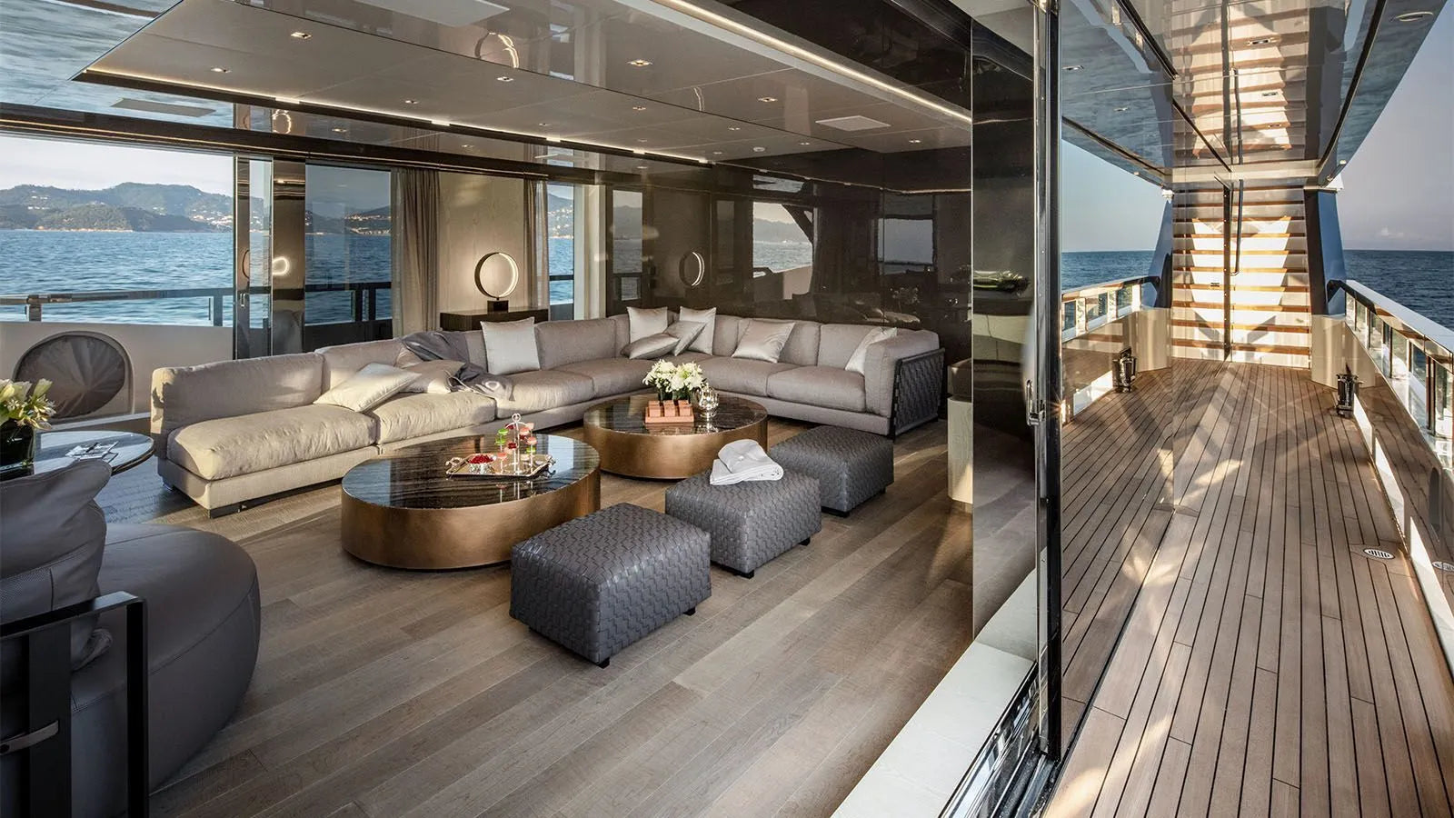 Weekly yacht Charter Cannes