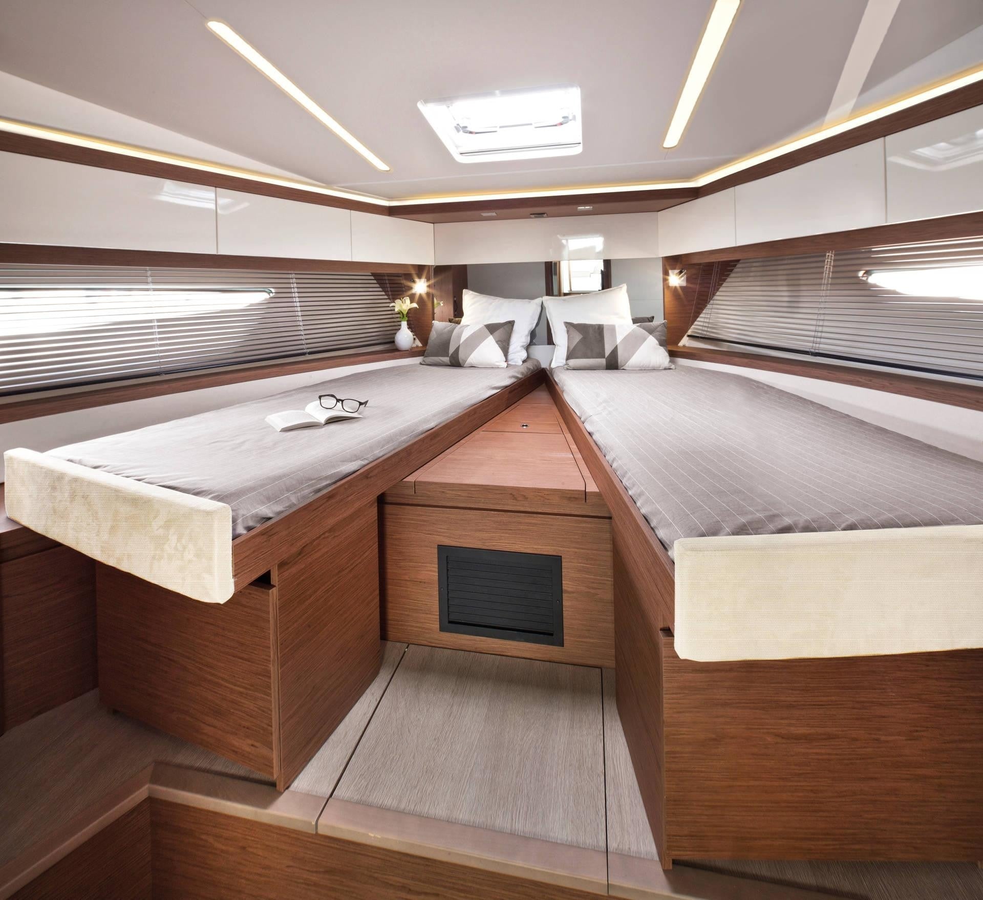 Motor Yacht Charter Cannes France