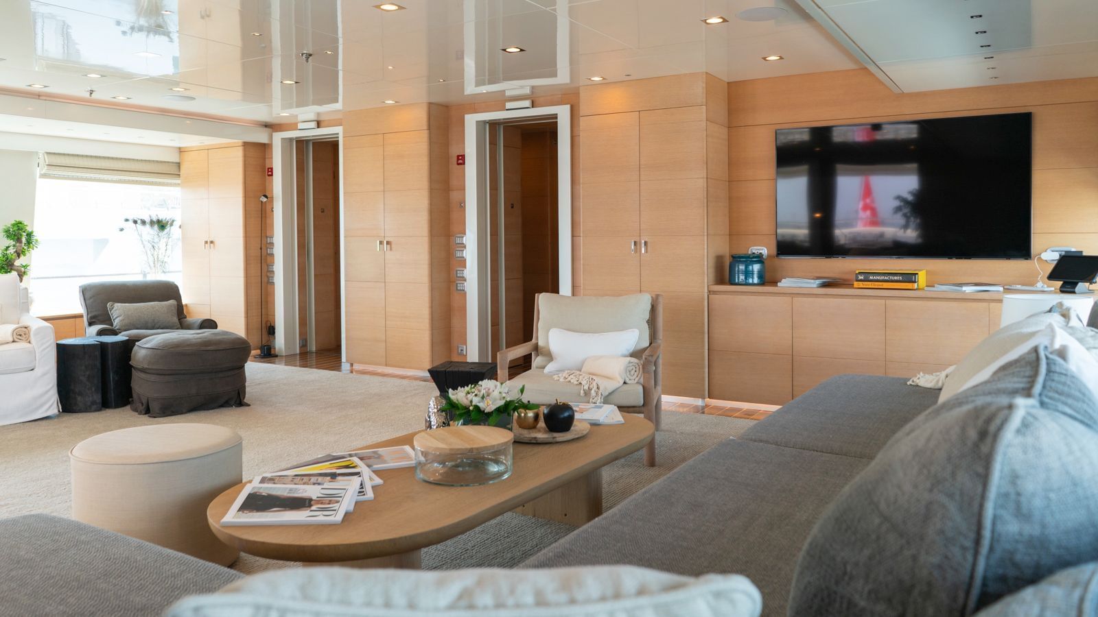 M/Y ZIA weekend yacht charter Cannes