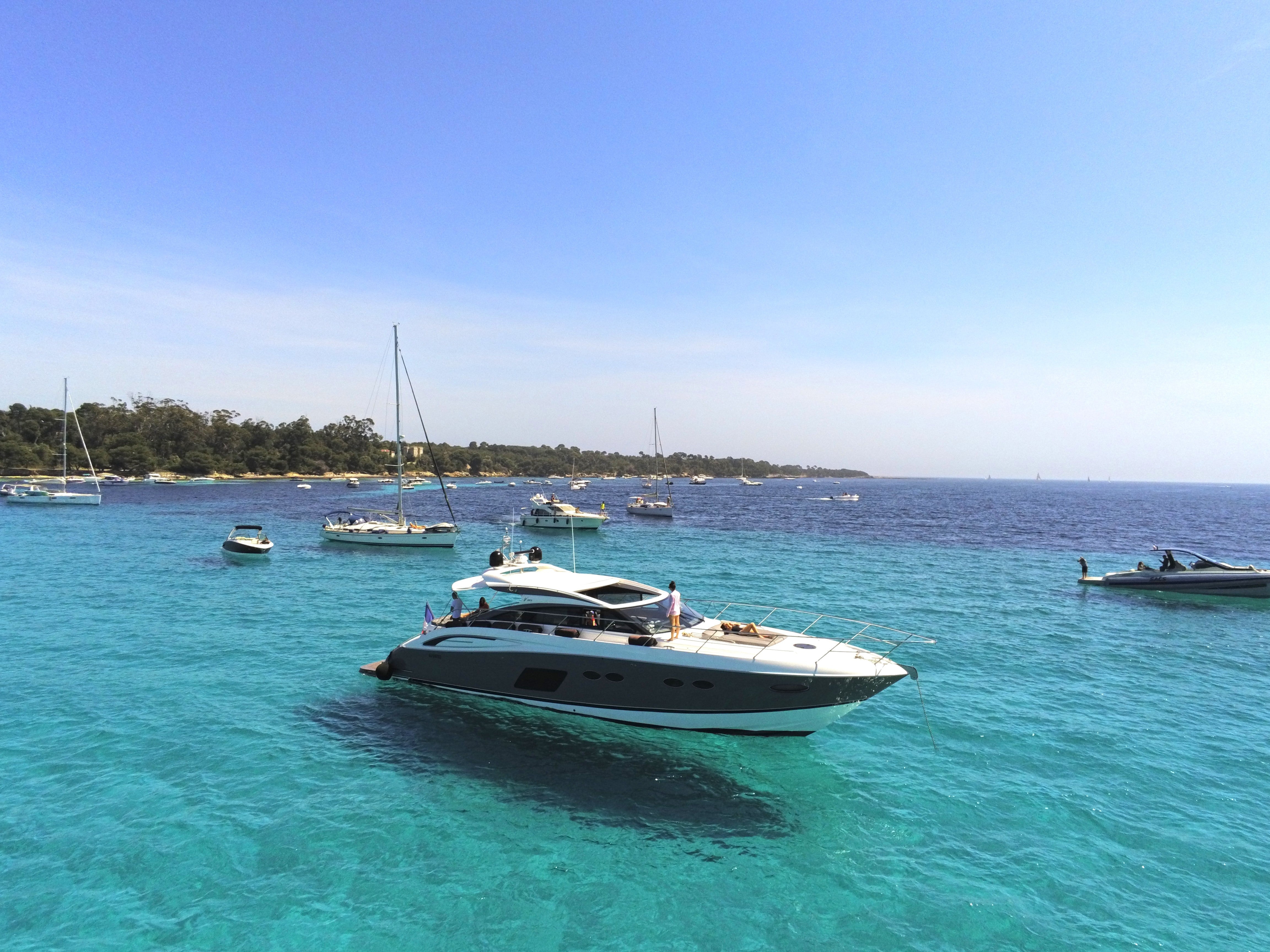 Mega yacht Charter Cannes