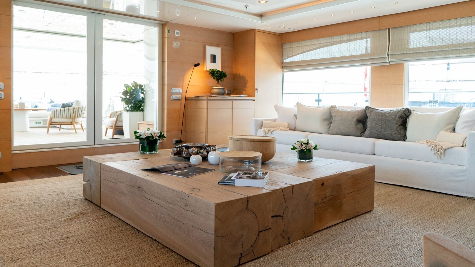 M/Y ZIA weekly yacht charter Cannes