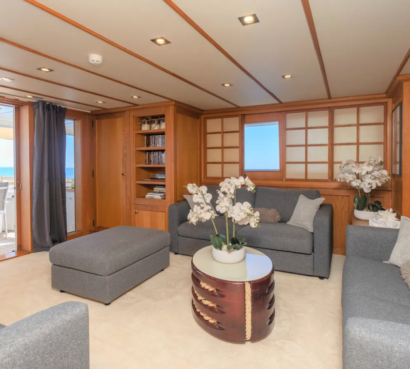 EVA Cannes Yacht Charter Holiday