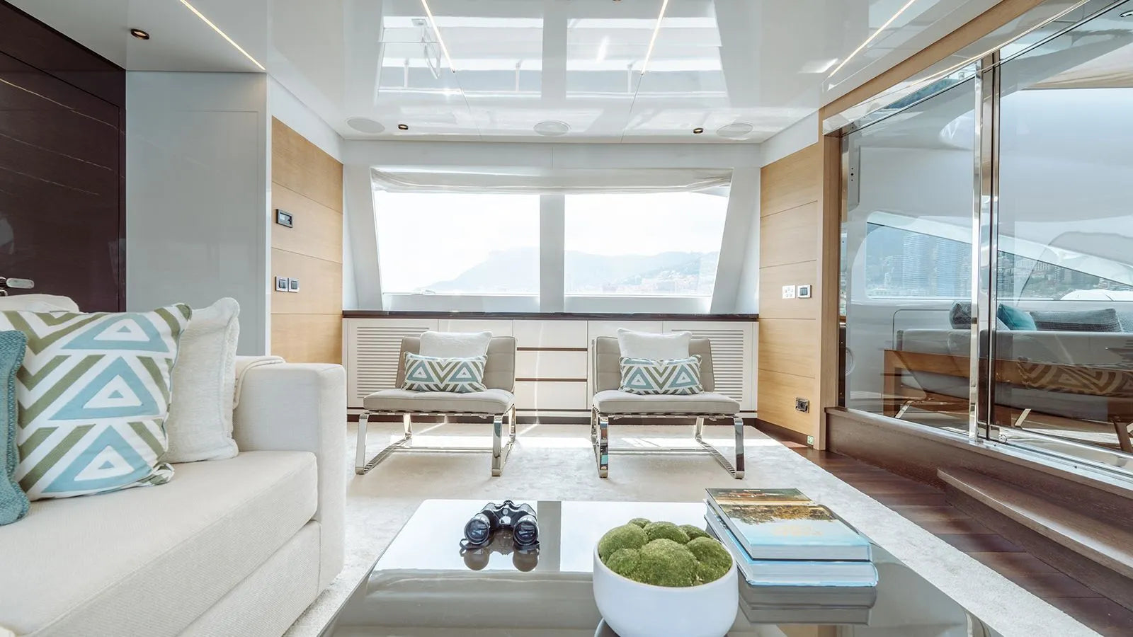 party yacht Charter Cannes