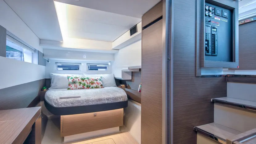 Motor Yacht Charter Cannes France