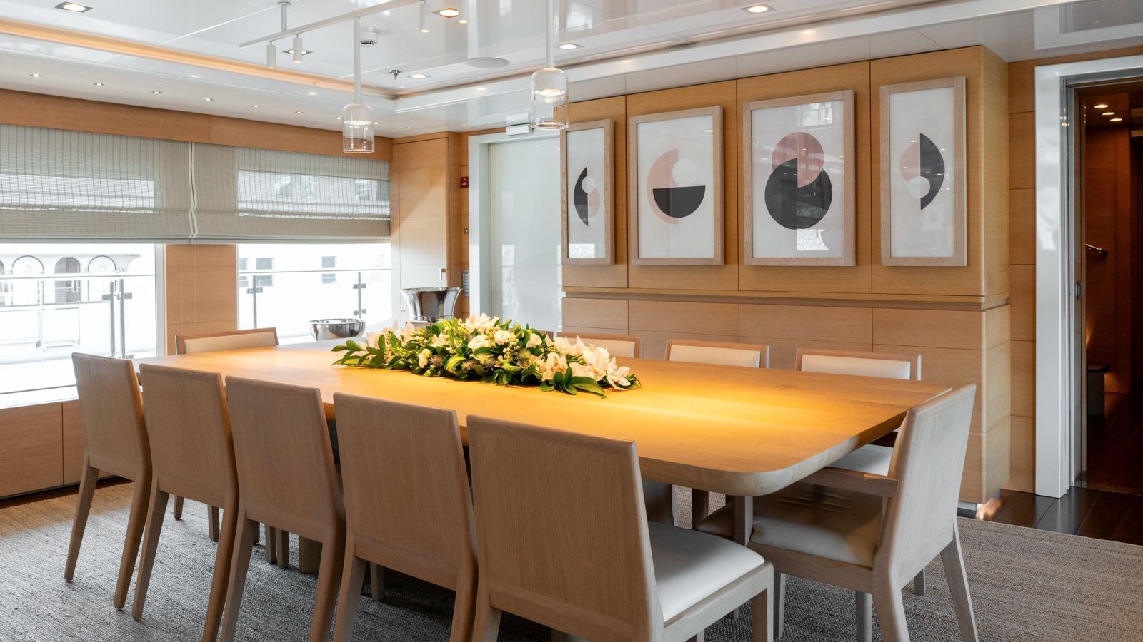 M/Y ZIA luxury yacht charter Cannes