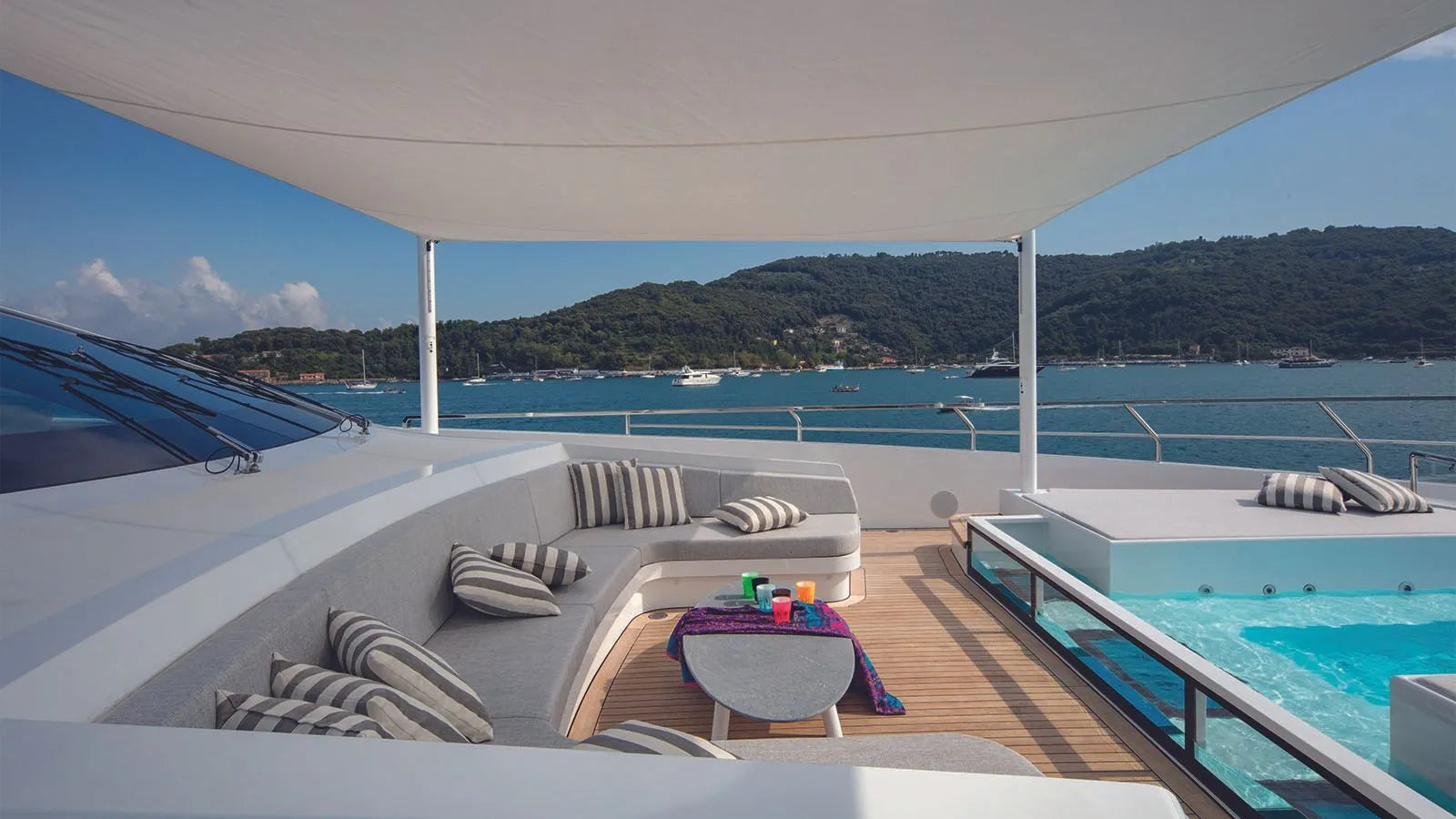 party yacht charter Cannes