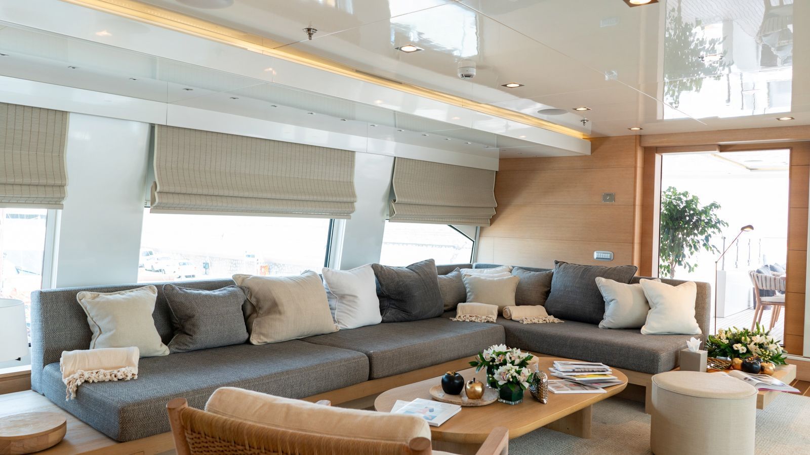 M/Y ZIA Yacht Charter Holiday Cannes France