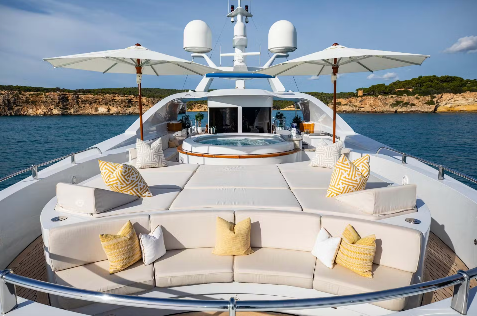 how much is a yacht charter in Cannes France