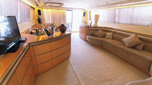 yacht charter Mykonos Greece cost